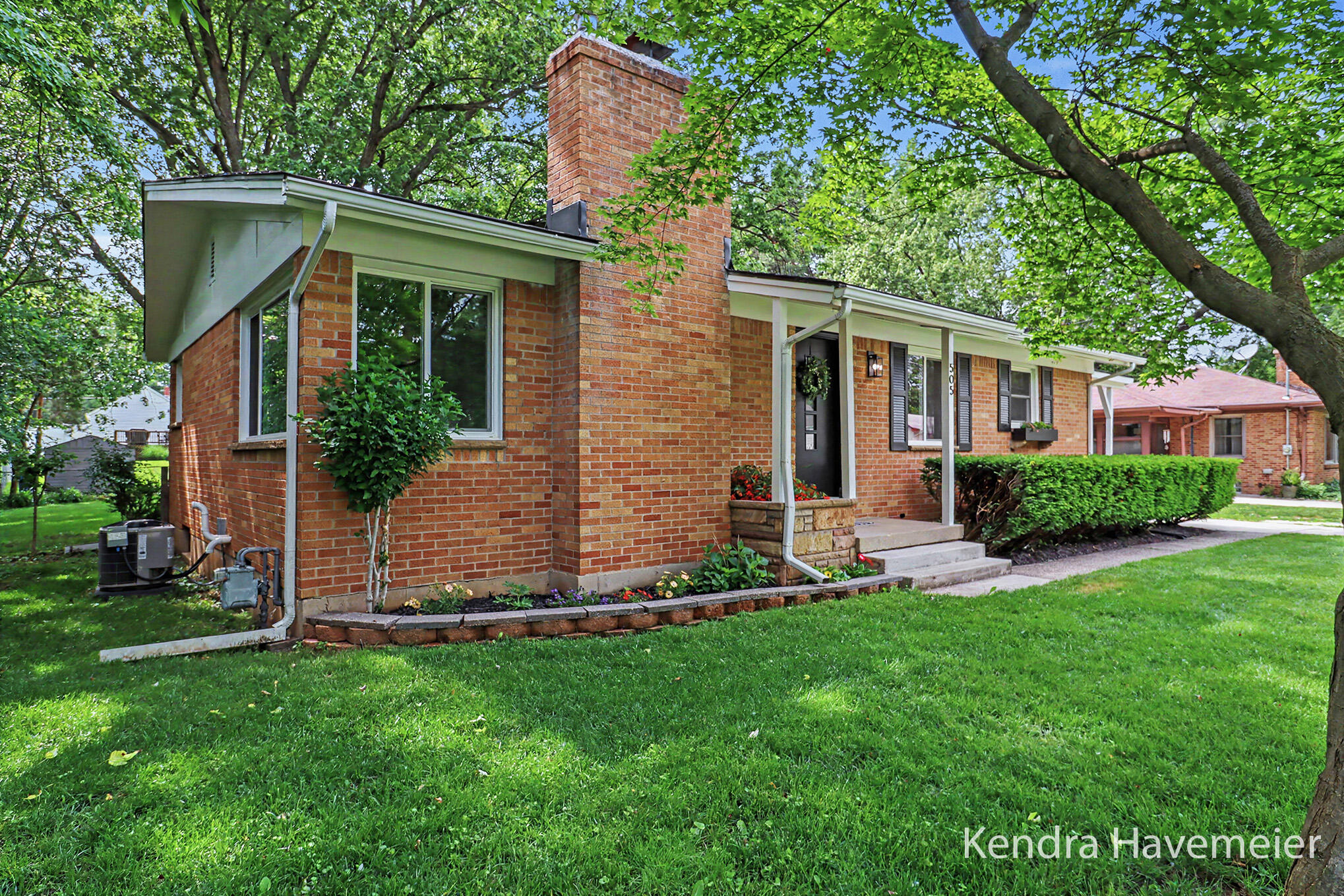505 Fairfield Avenue NW Grand Rapids MI 49504