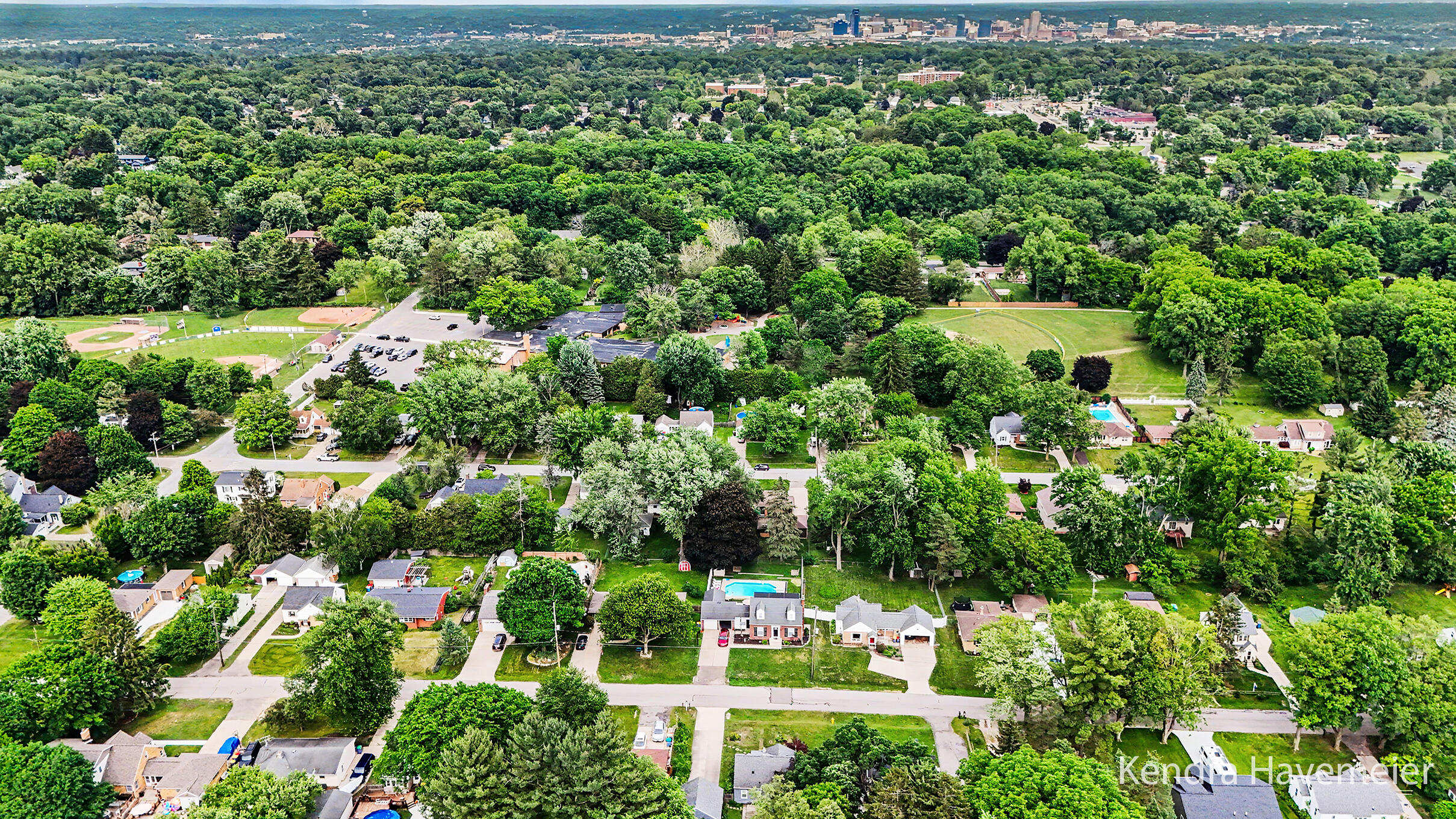 505 Fairfield Avenue NW Grand Rapids MI 49504