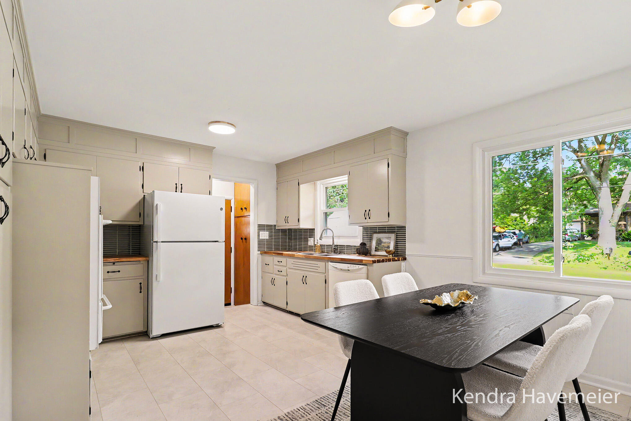 505 Fairfield Avenue NW Grand Rapids MI 49504