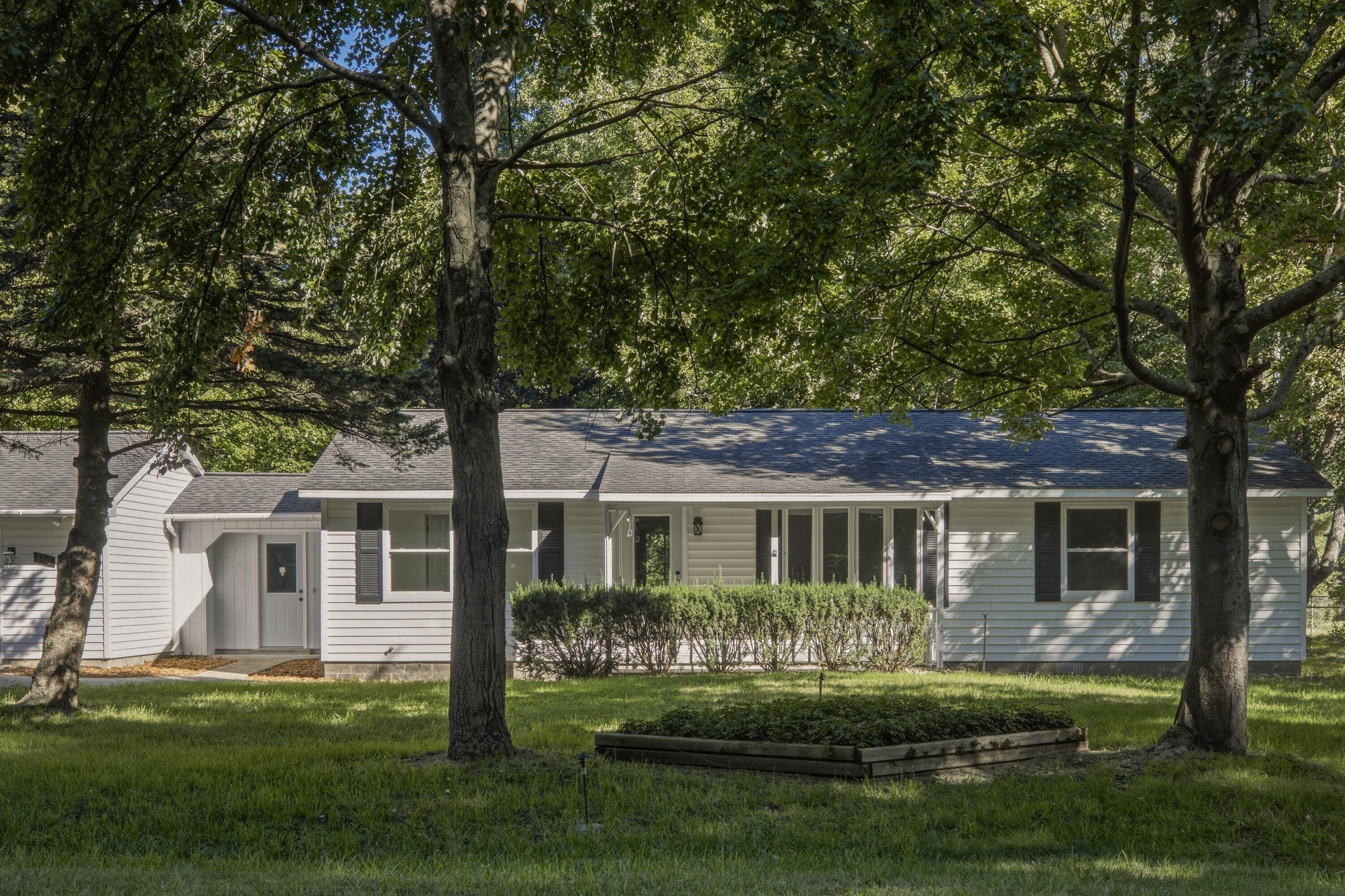 560 N Green Creek Road Muskegon MI 49445