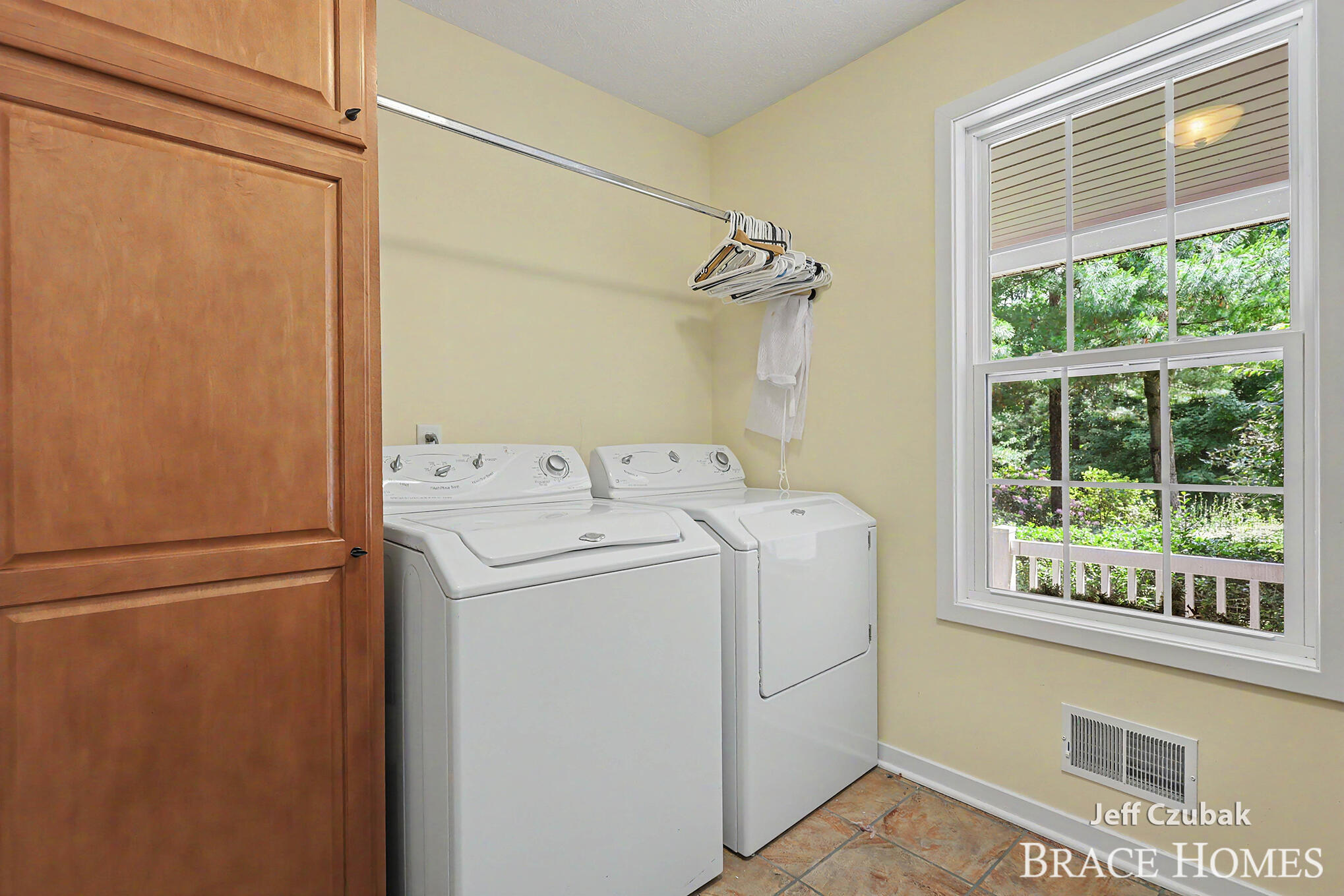 2336 Forest Trail Circle Fennville MI 49408