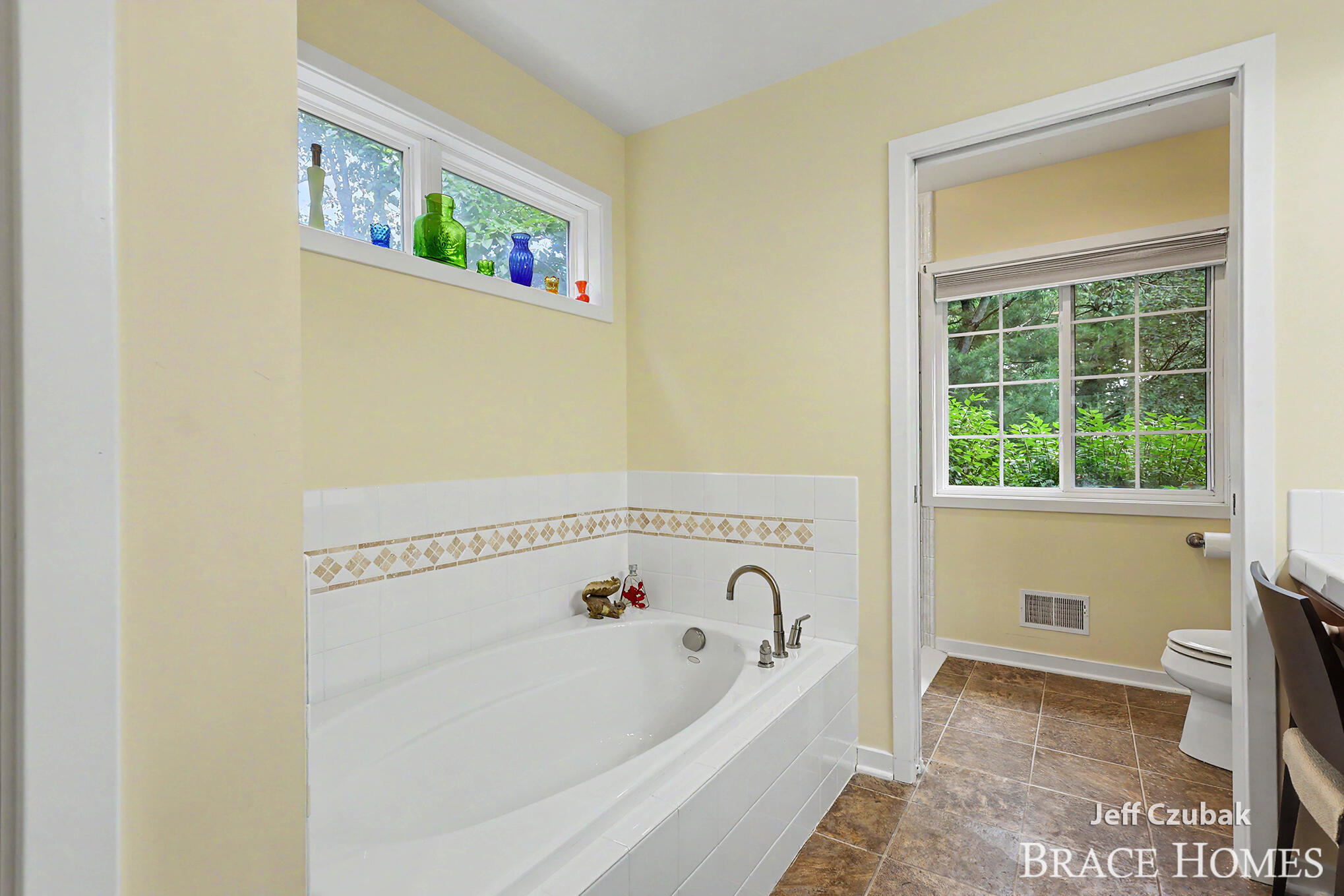 2336 Forest Trail Circle Fennville MI 49408