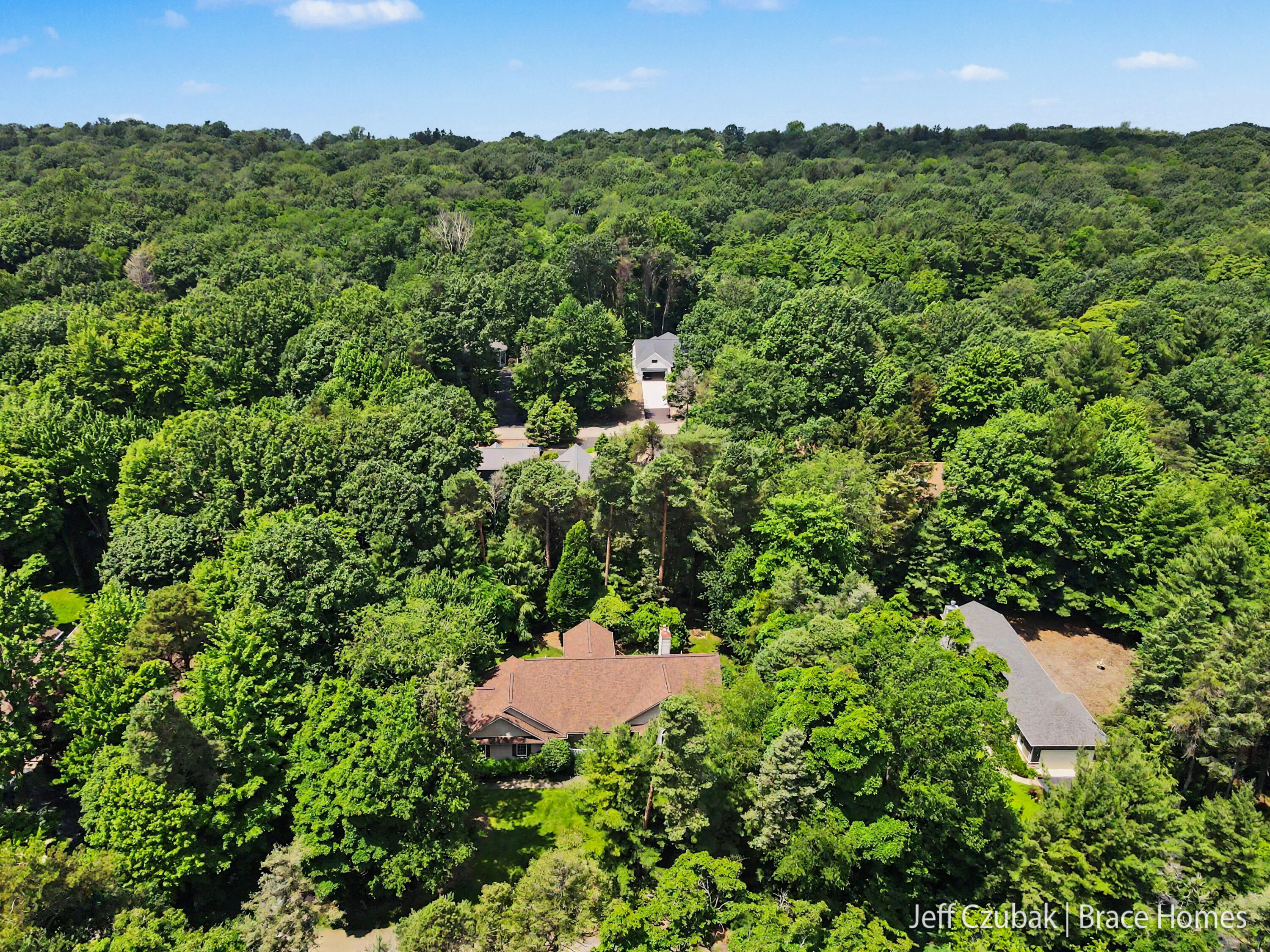 2336 Forest Trail Circle Fennville MI 49408