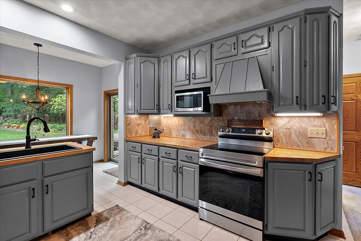 432 N Division Avenue Holland MI 49424