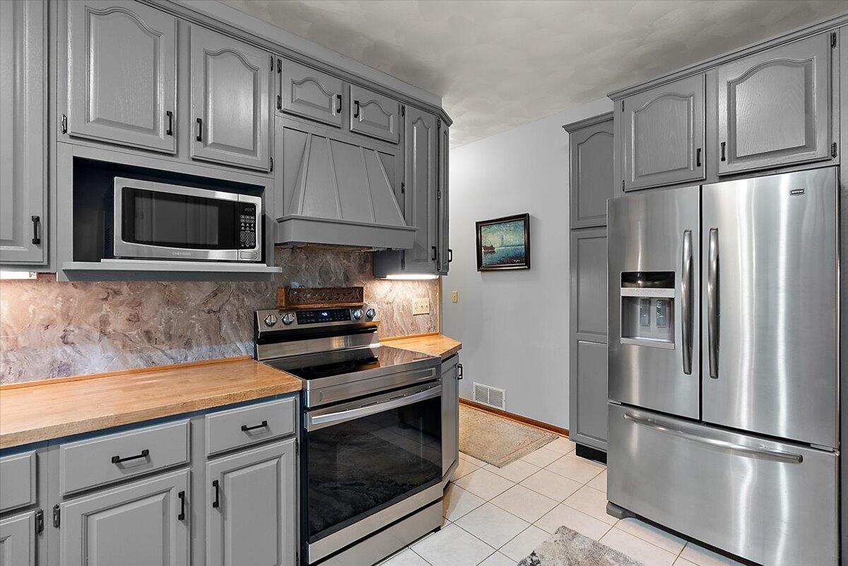 432 N Division Avenue Holland MI 49424