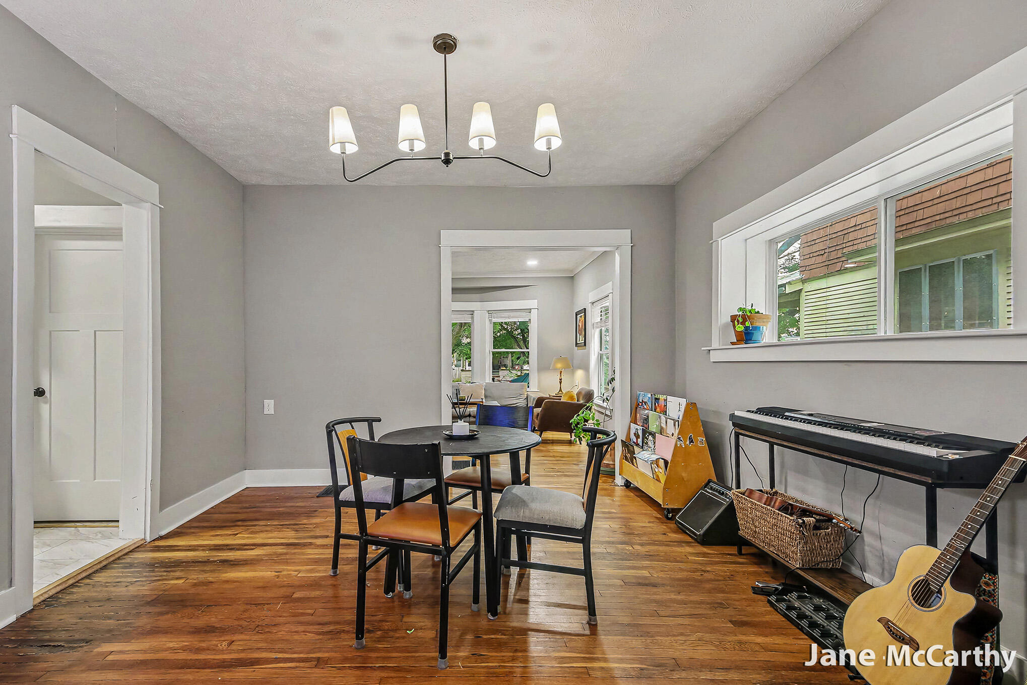 1240 Bemis Street SE Grand Rapids MI 49506