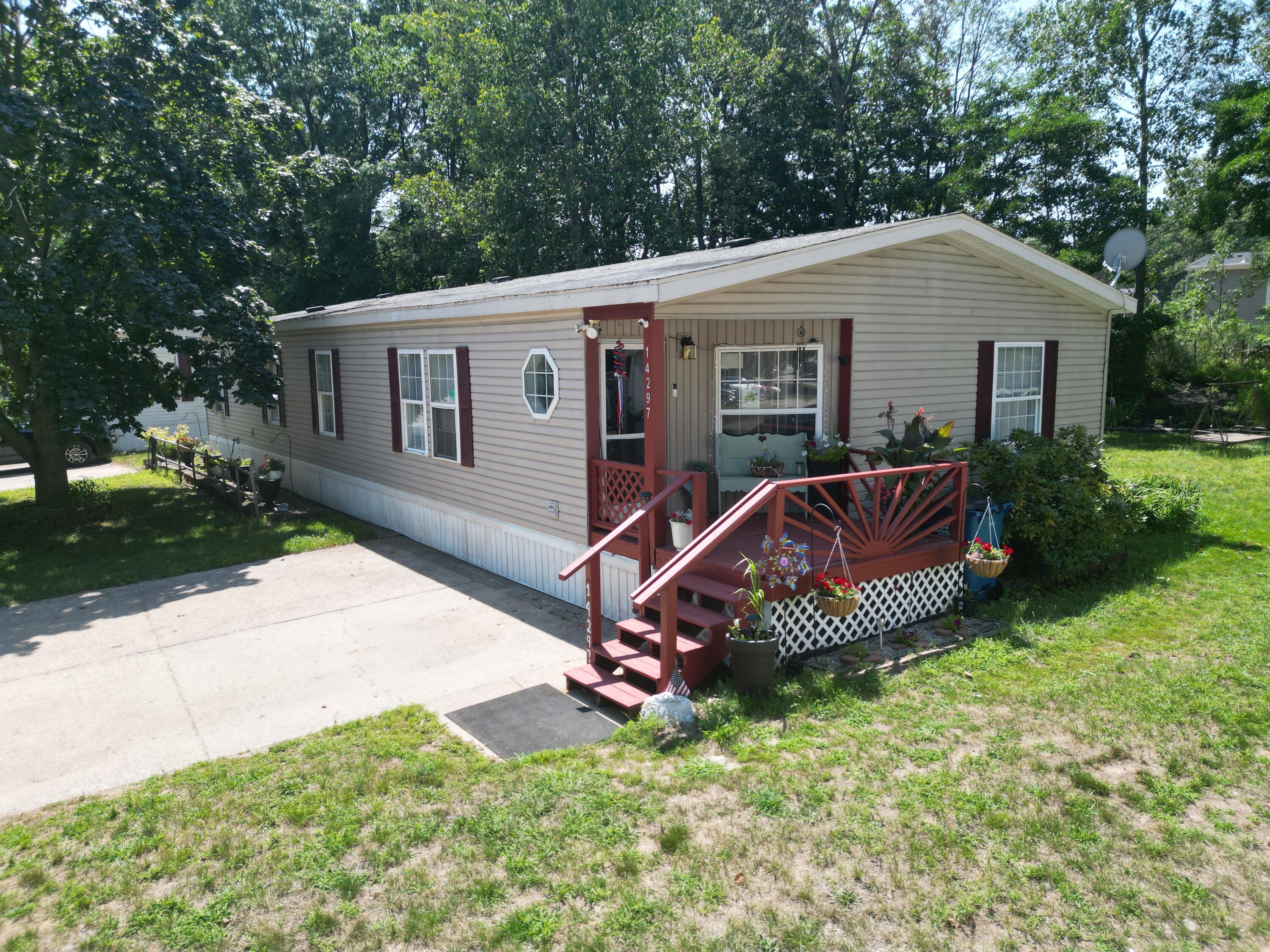 14279 Winters Creek W West Olive MI 49460