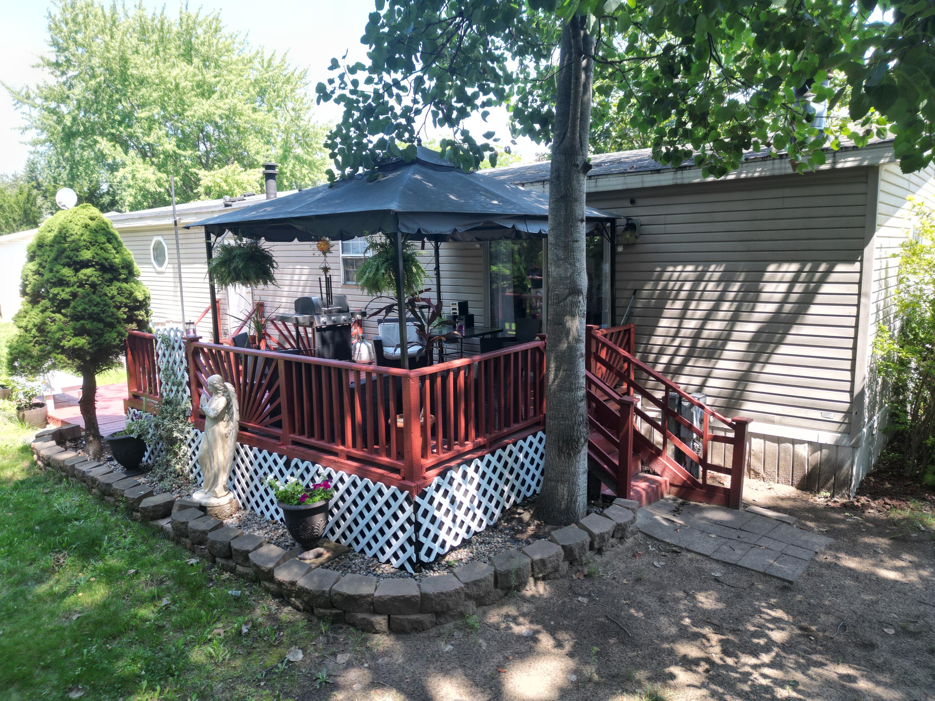 14279 Winters Creek W West Olive MI 49460