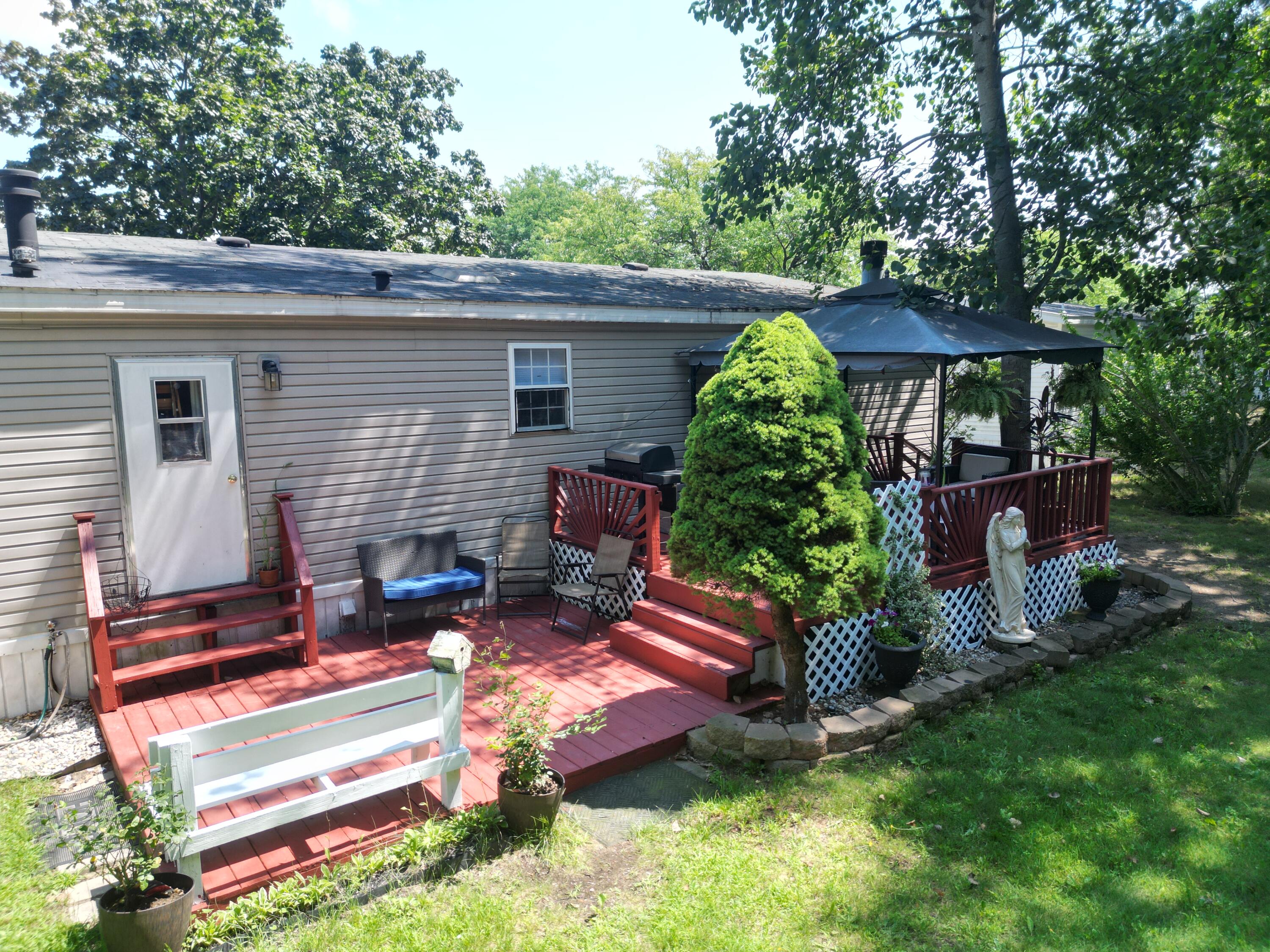 14279 Winters Creek W West Olive MI 49460