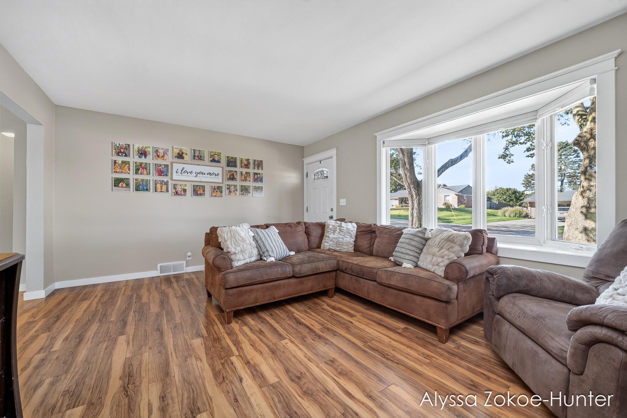 1938 Moerland Court NW Grand Rapids MI 49504