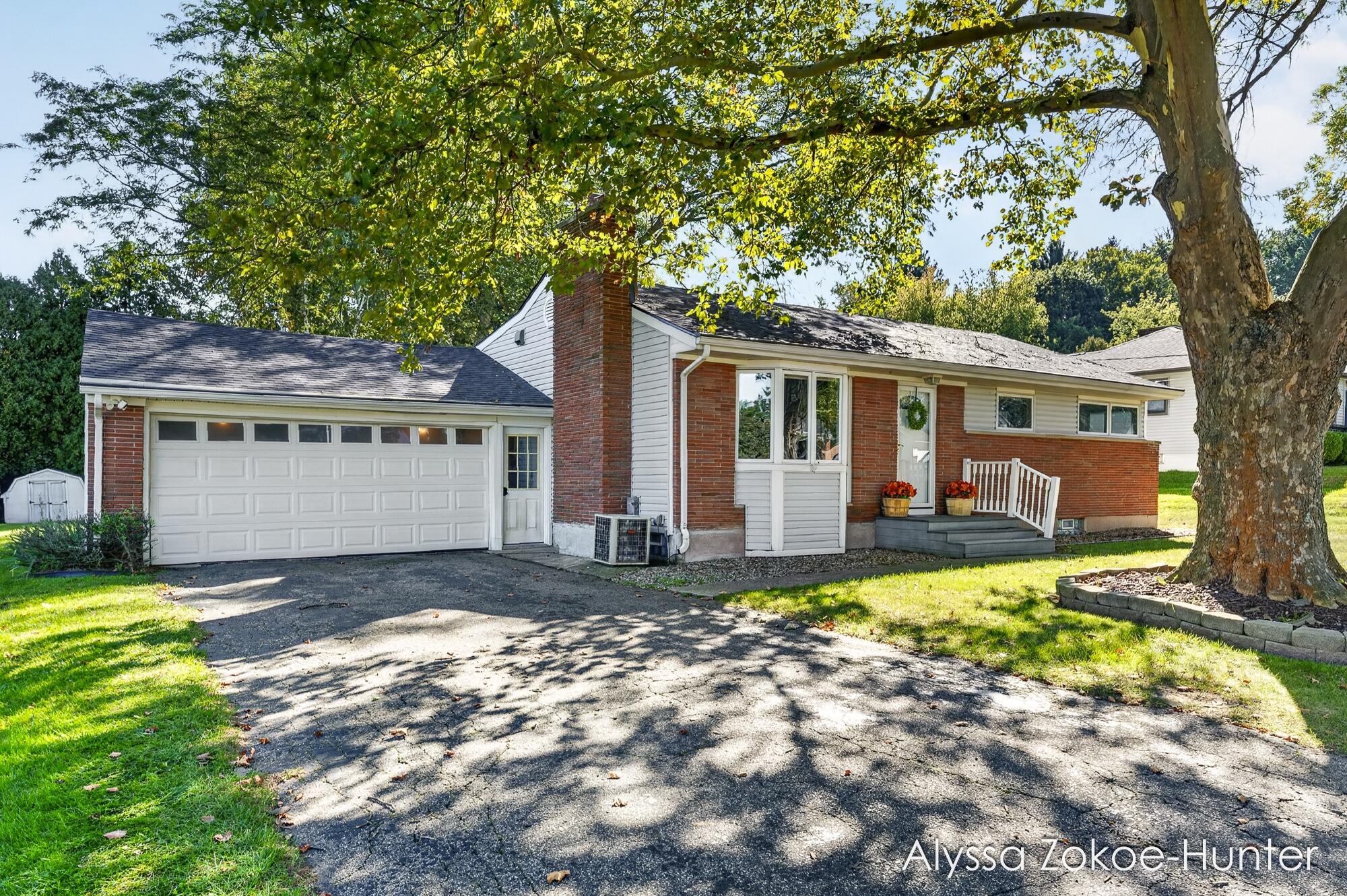 1938 Moerland Court NW Grand Rapids MI 49504