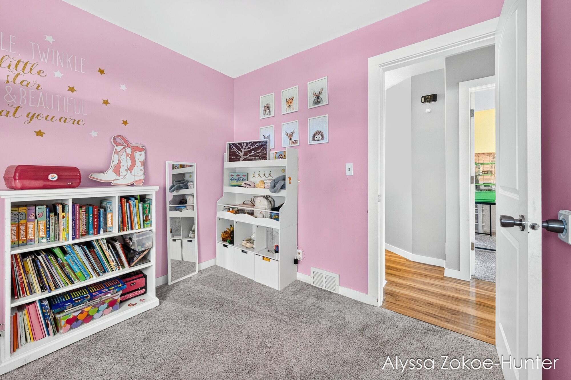 1938 Moerland Court NW Grand Rapids MI 49504