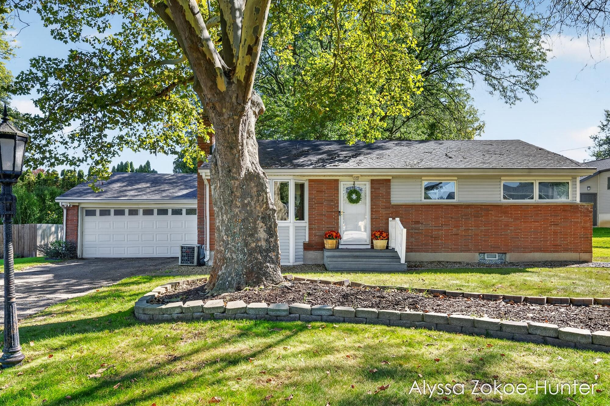 1938 Moerland Court NW Grand Rapids MI 49504