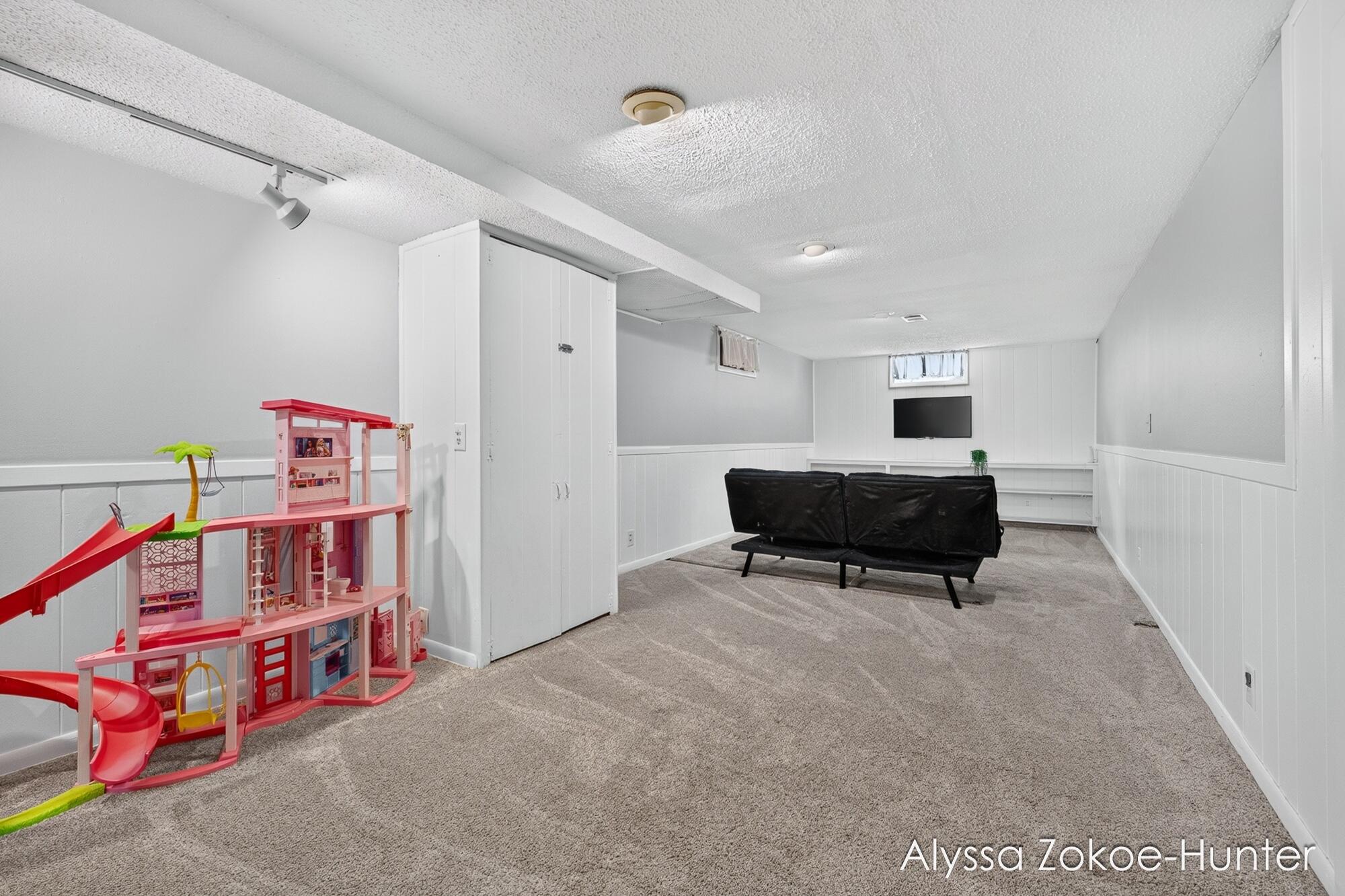 1938 Moerland Court NW Grand Rapids MI 49504