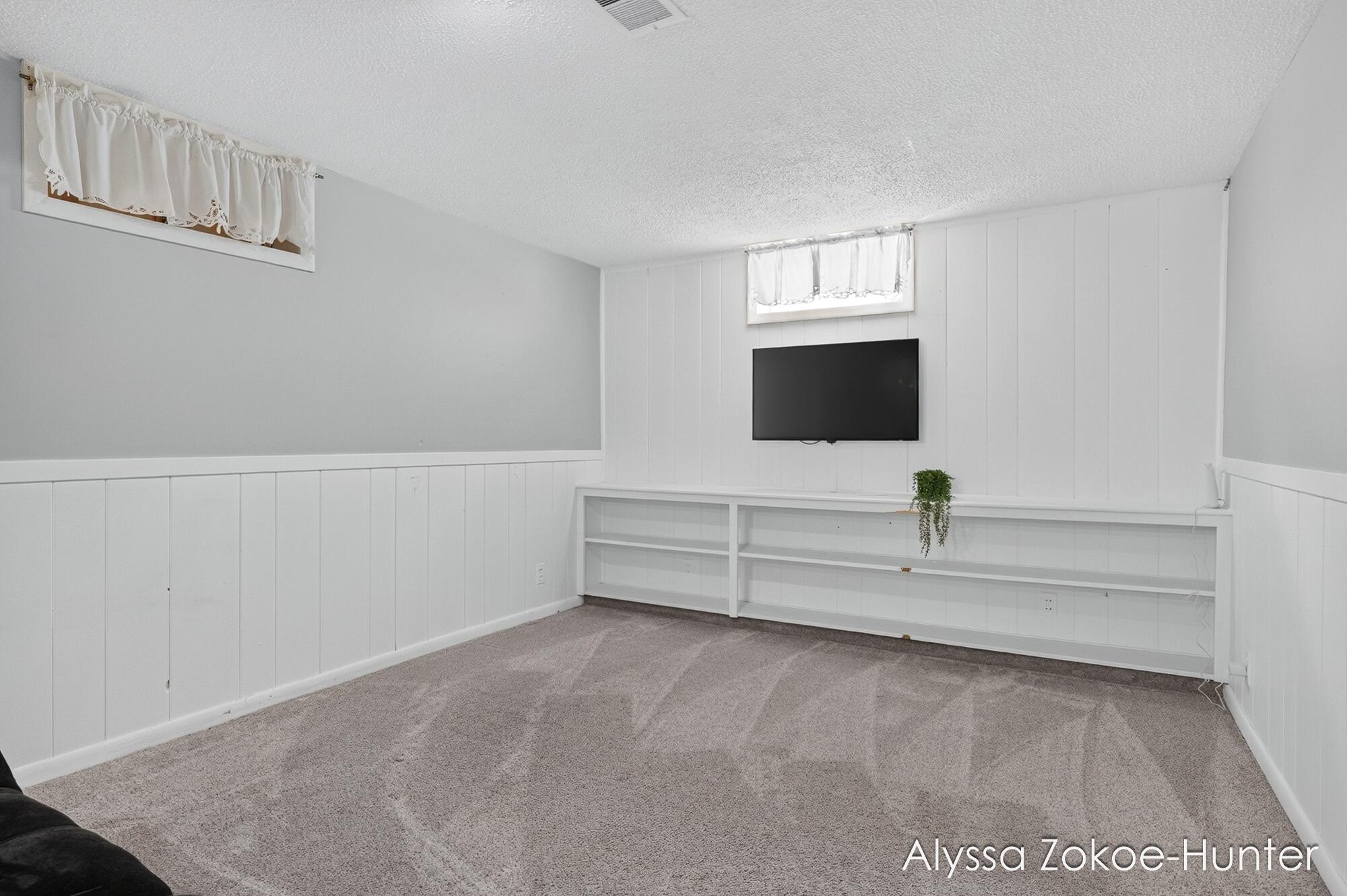 1938 Moerland Court NW Grand Rapids MI 49504