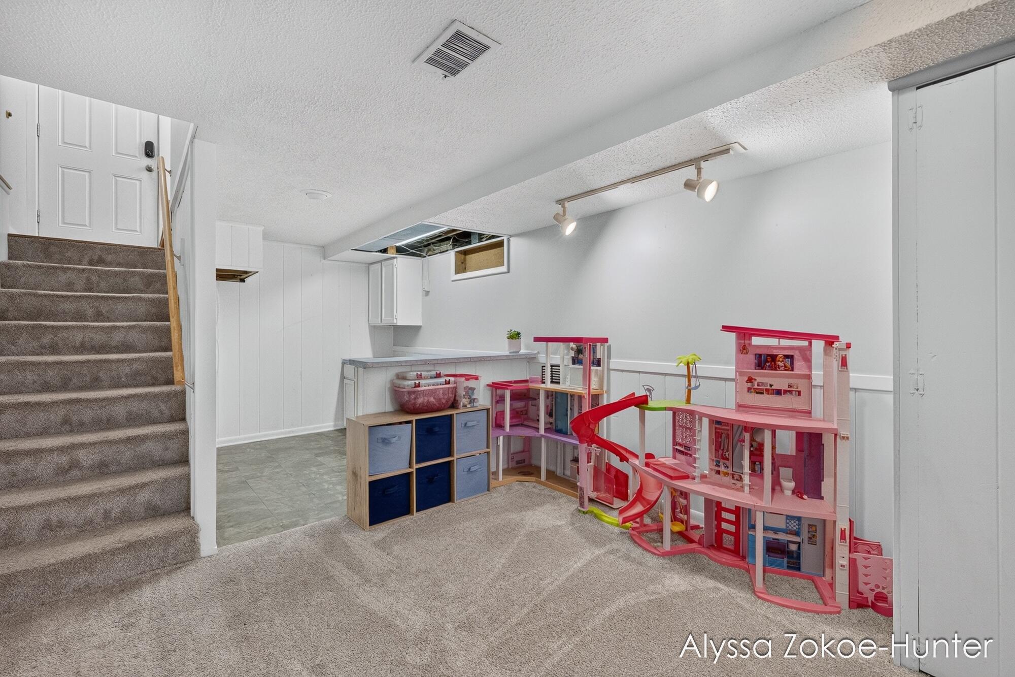 1938 Moerland Court NW Grand Rapids MI 49504