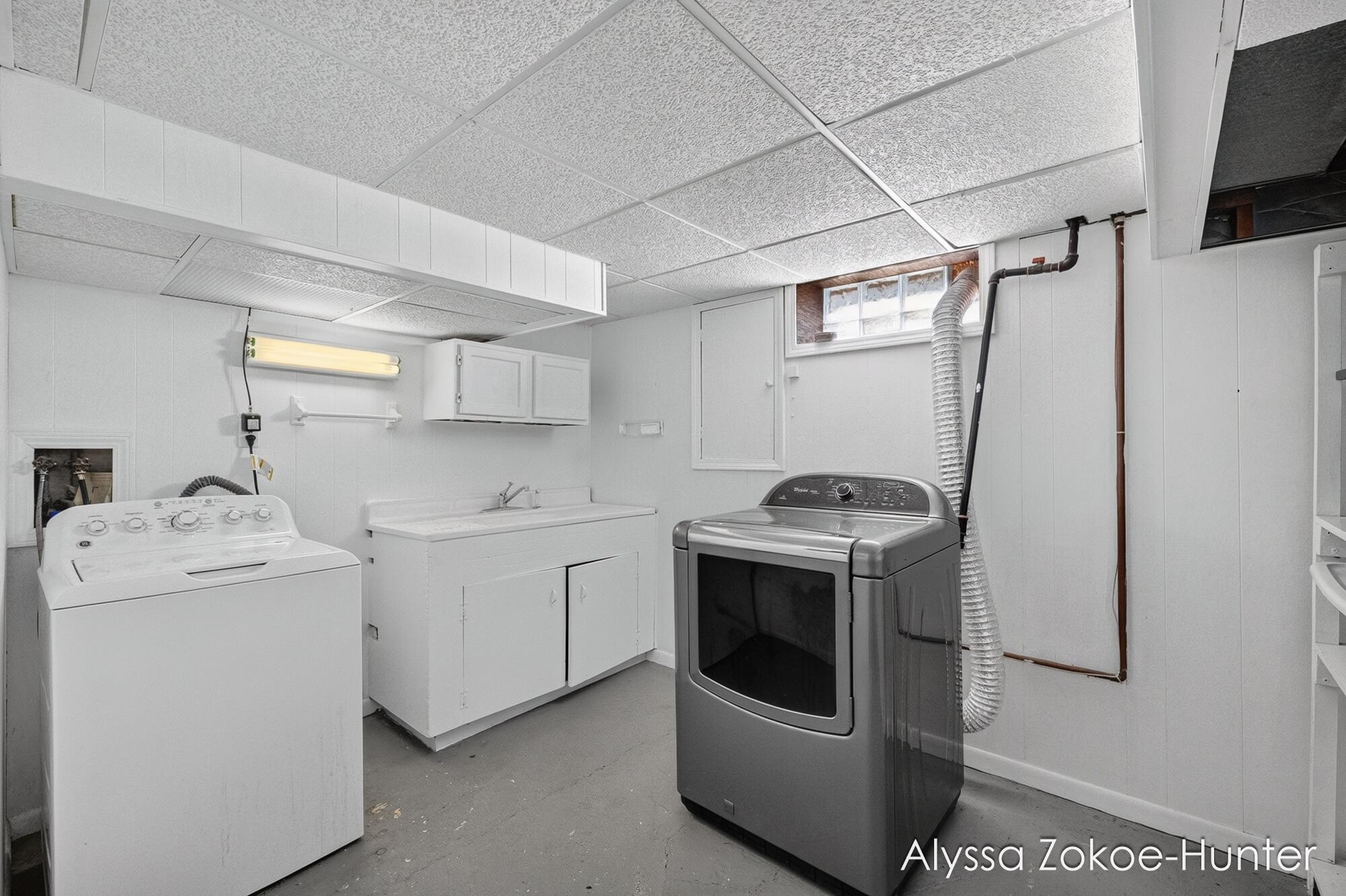 1938 Moerland Court NW Grand Rapids MI 49504