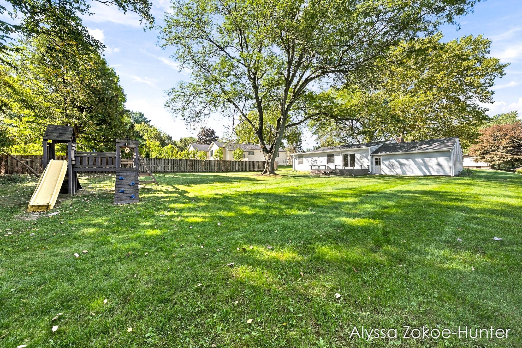 1938 Moerland Court NW Grand Rapids MI 49504
