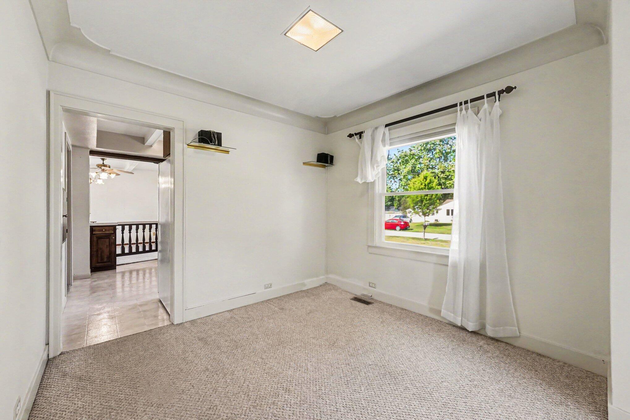 3756 Auburn Avenue NE Grand Rapids MI 49525
