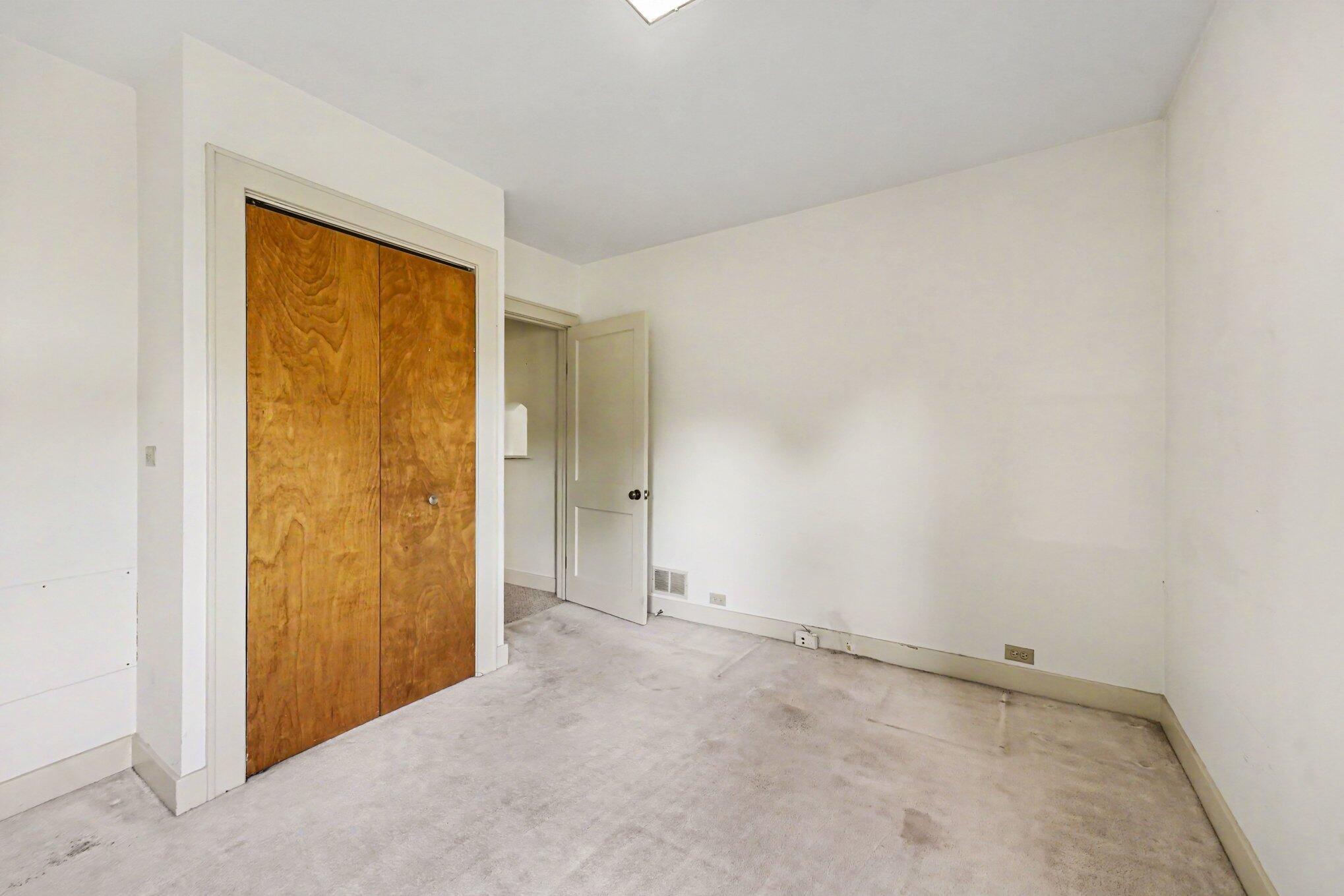 3756 Auburn Avenue NE Grand Rapids MI 49525