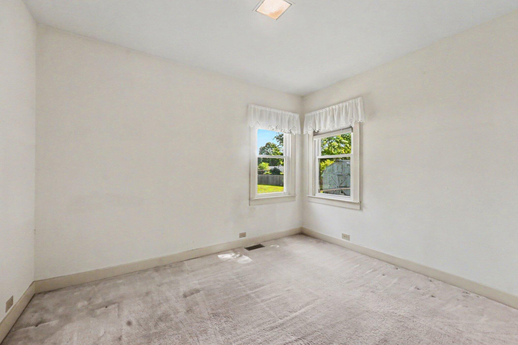 3756 Auburn Avenue NE Grand Rapids MI 49525