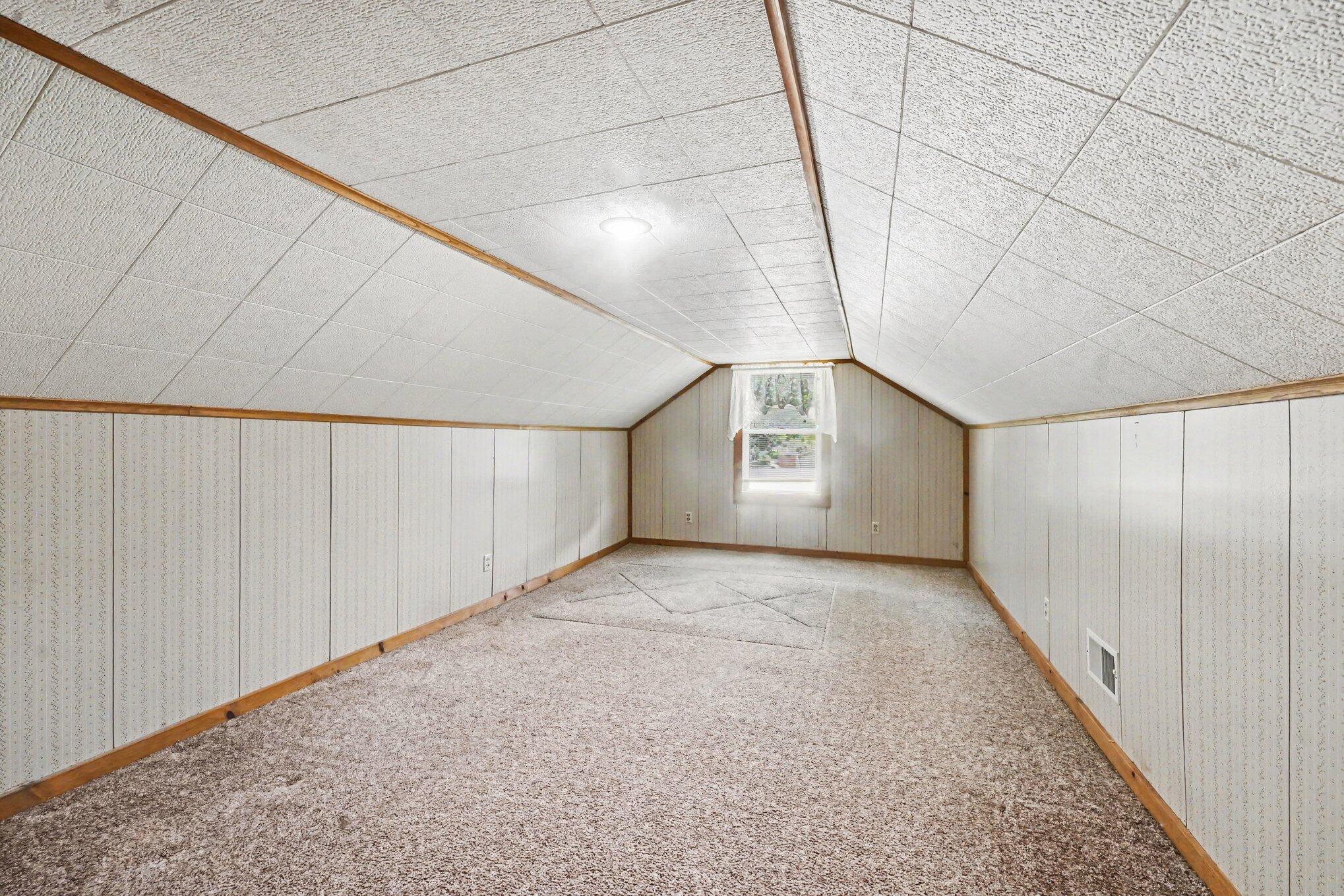 3756 Auburn Avenue NE Grand Rapids MI 49525