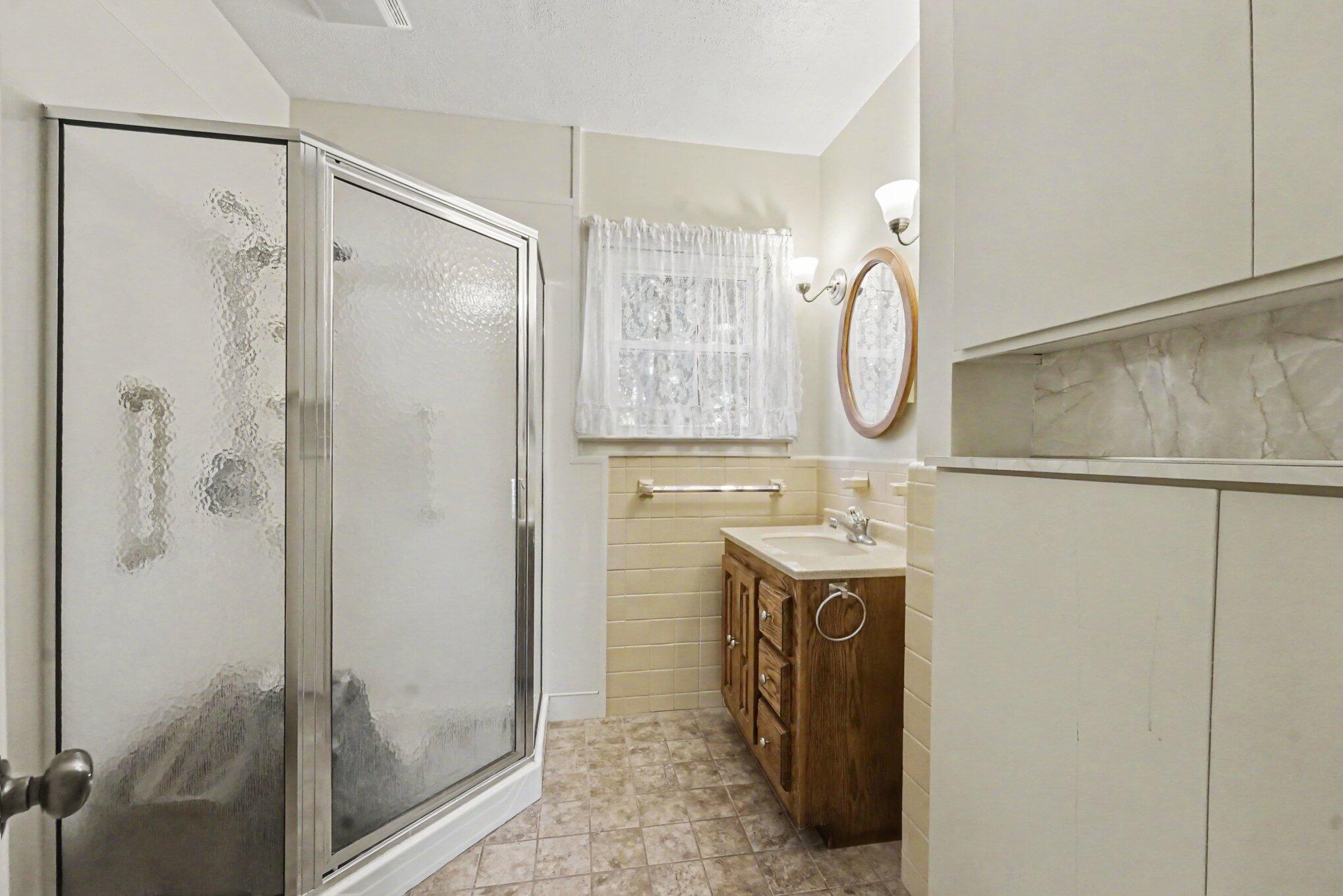 3756 Auburn Avenue NE Grand Rapids MI 49525