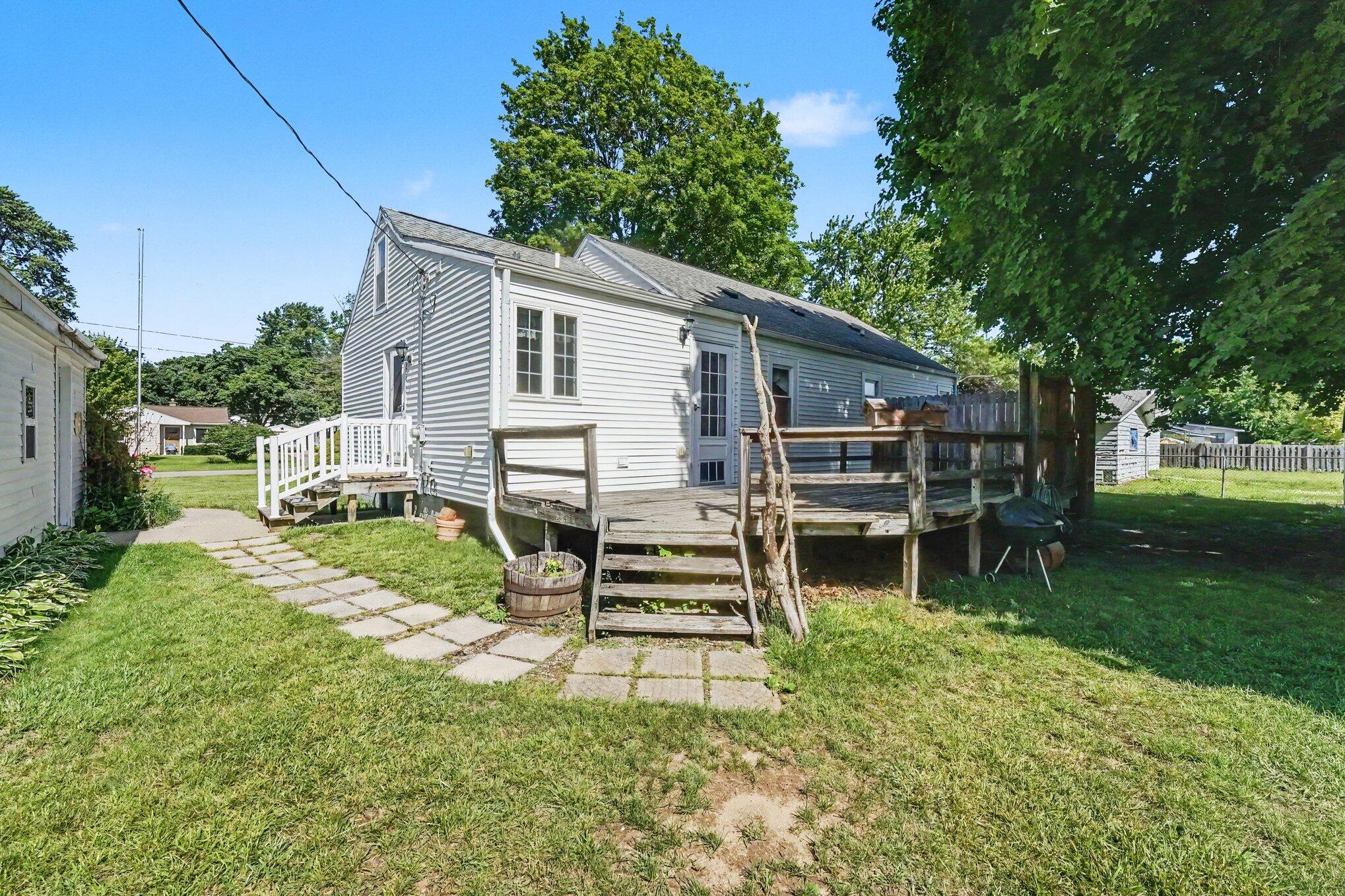 3756 Auburn Avenue NE Grand Rapids MI 49525