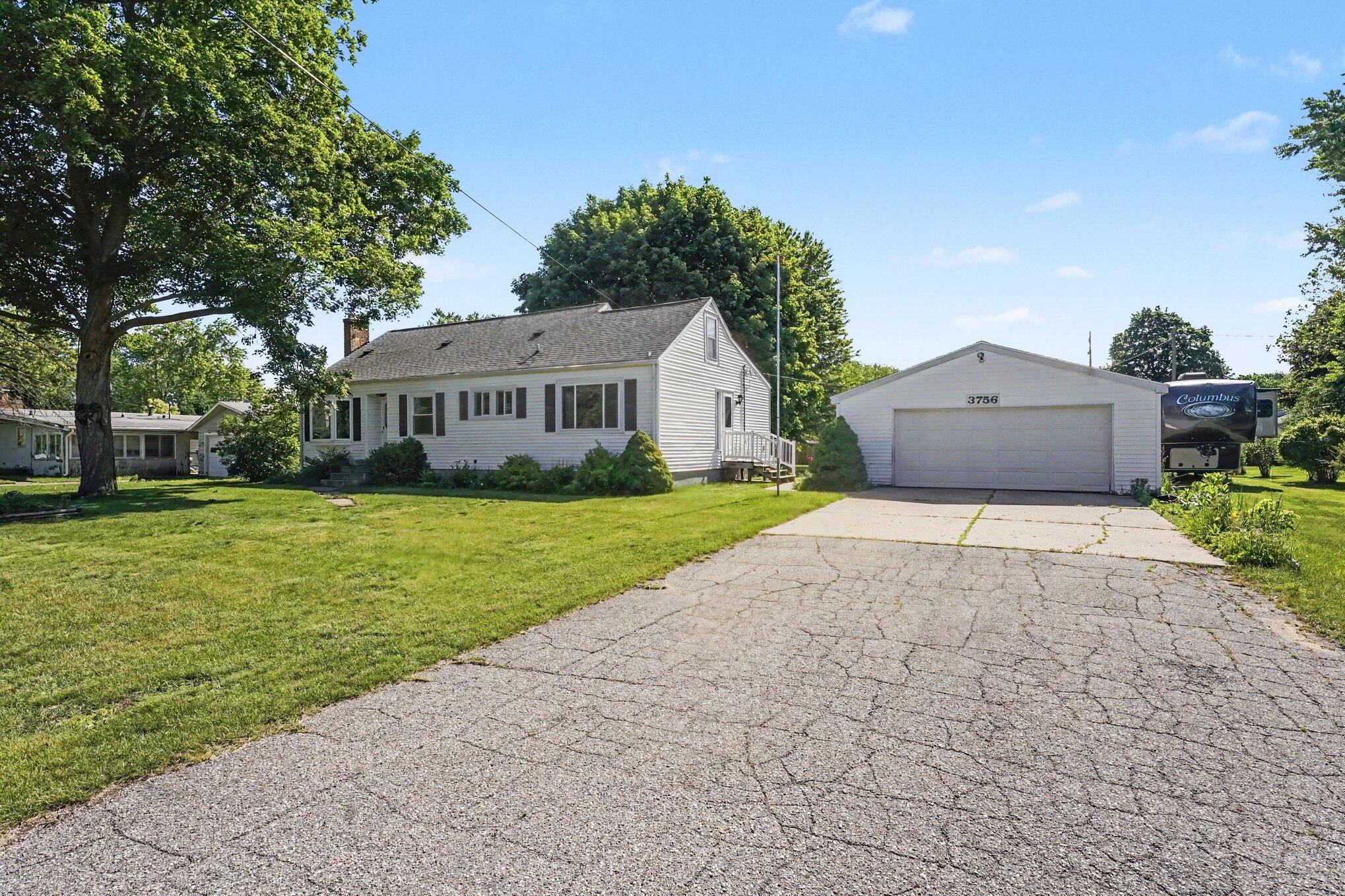 3756 Auburn Avenue NE Grand Rapids MI 49525