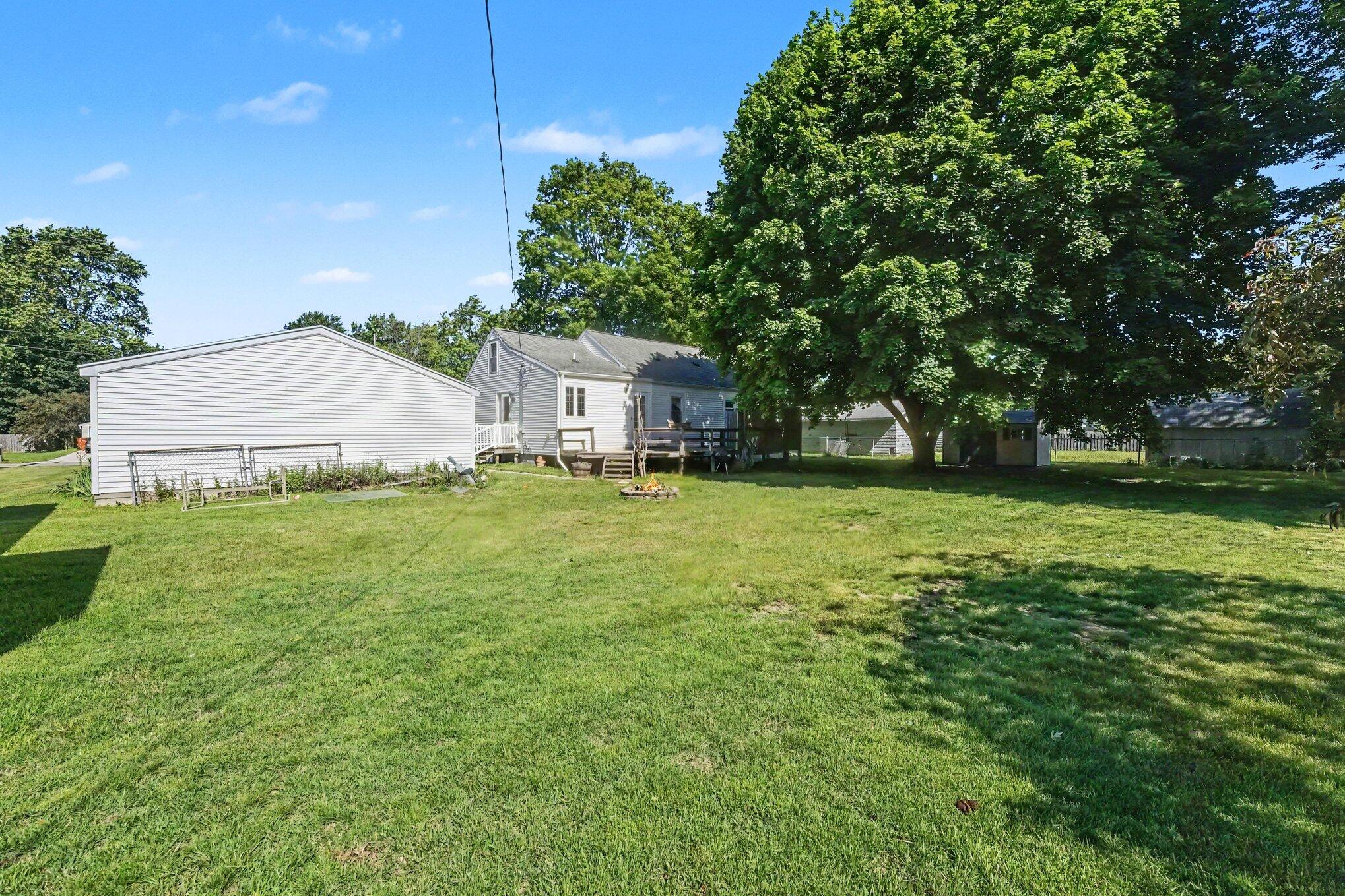 3756 Auburn Avenue NE Grand Rapids MI 49525