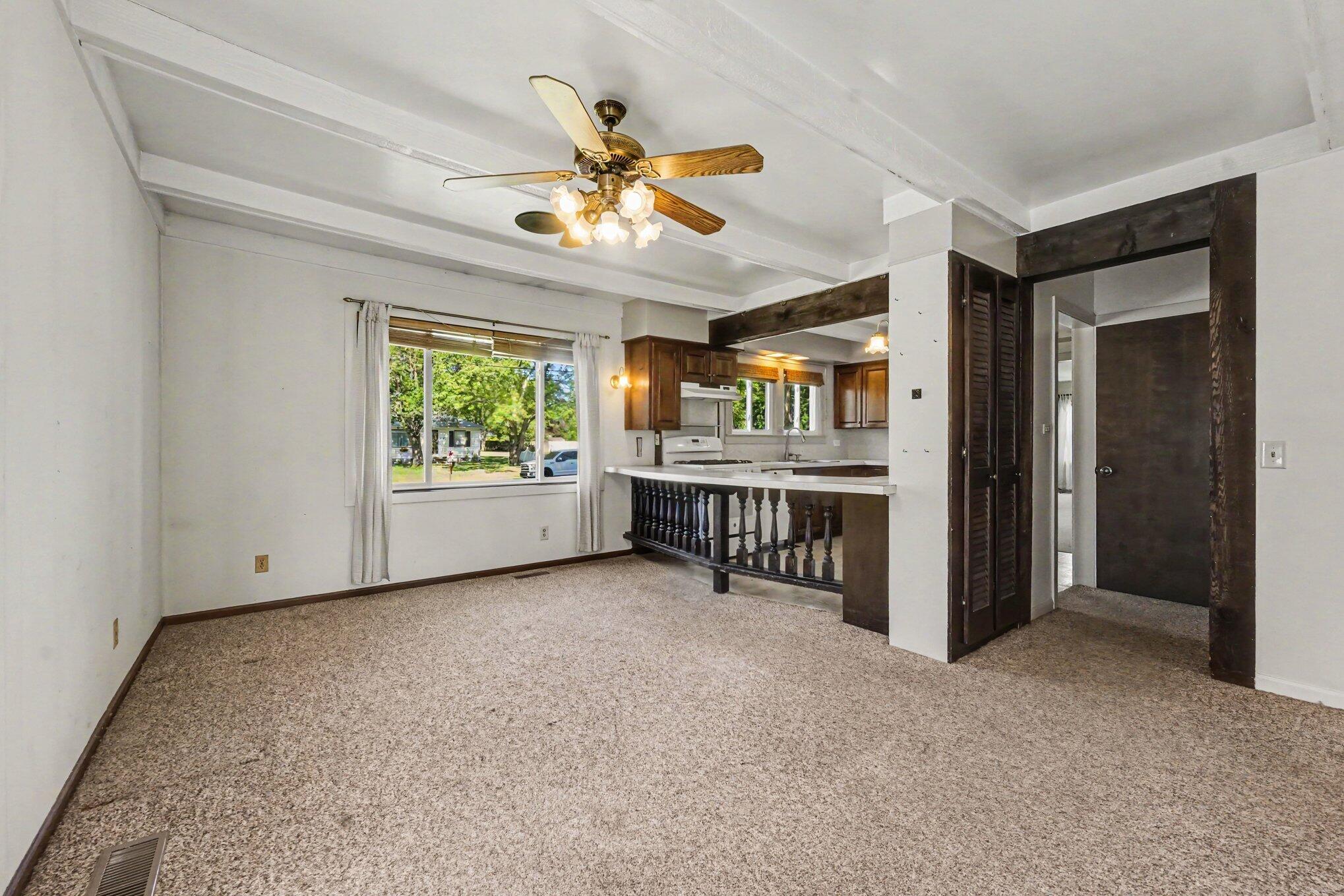 3756 Auburn Avenue NE Grand Rapids MI 49525