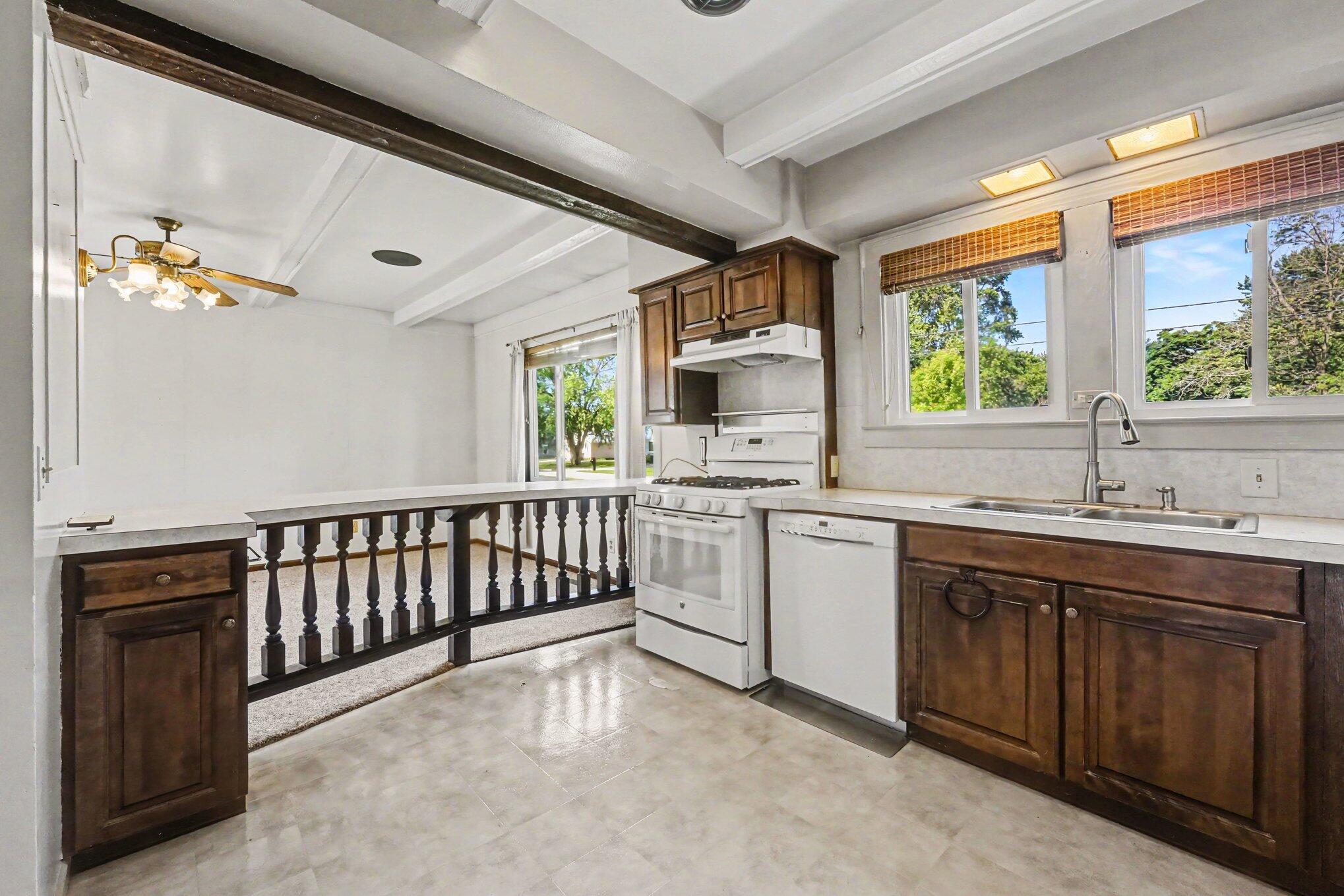 3756 Auburn Avenue NE Grand Rapids MI 49525