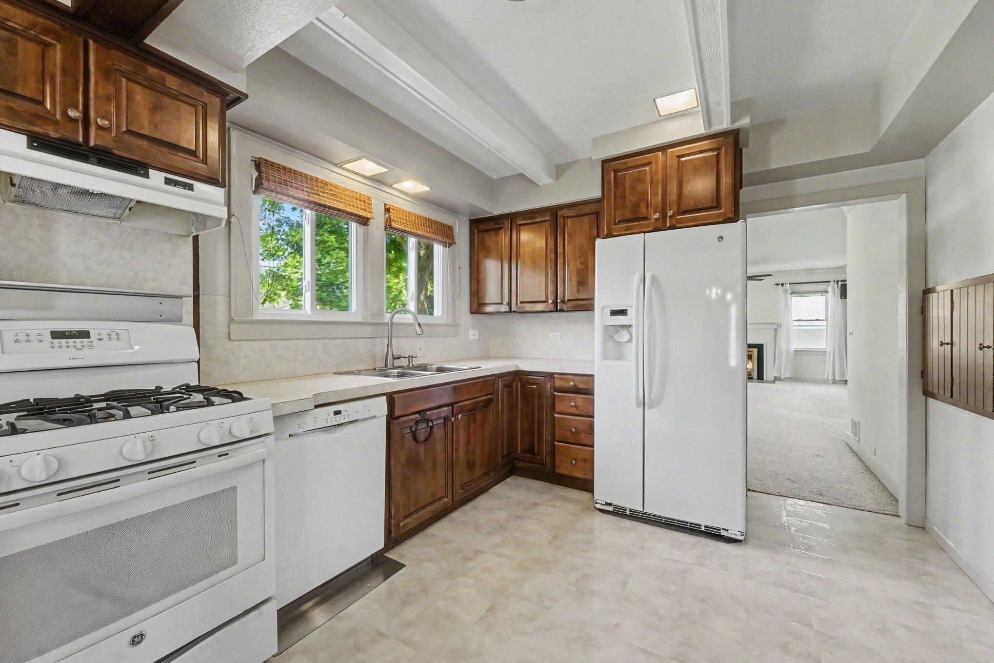 3756 Auburn Avenue NE Grand Rapids MI 49525