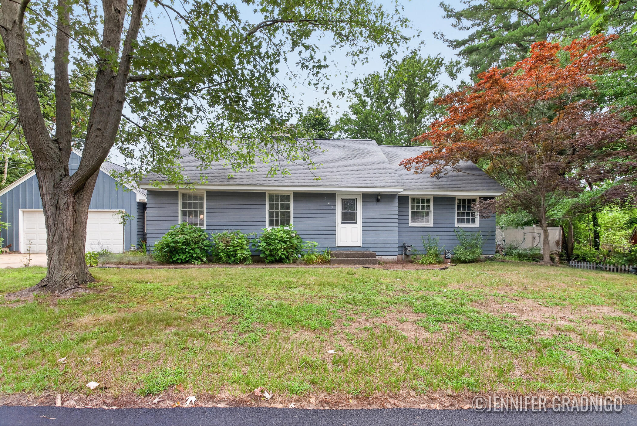 943 Grandridge Court Holland MI 49423