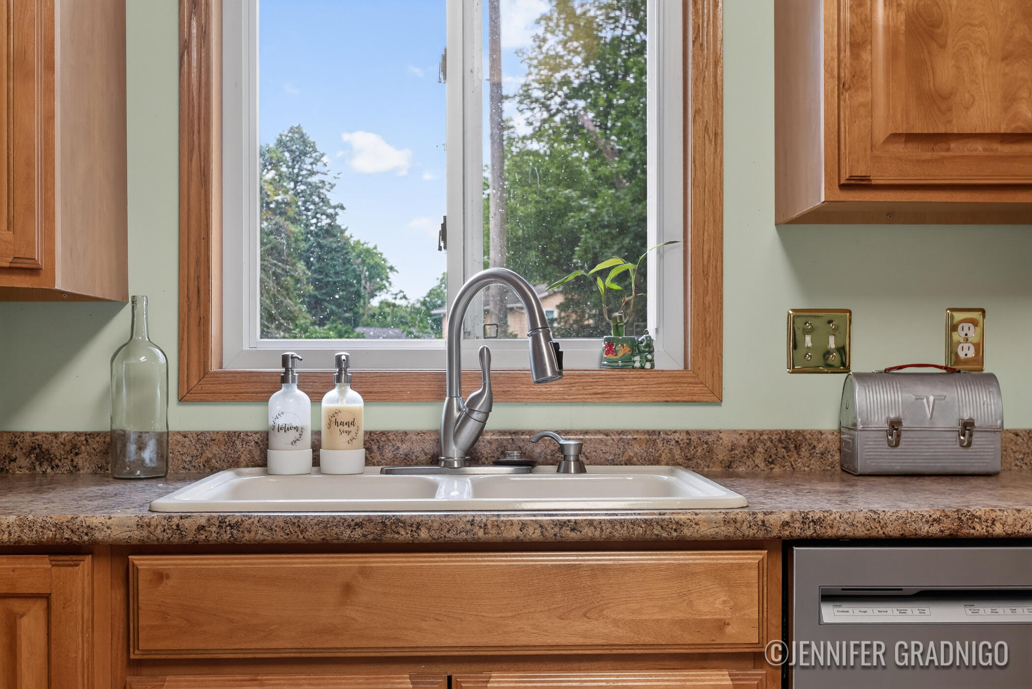 943 Grandridge Court Holland MI 49423