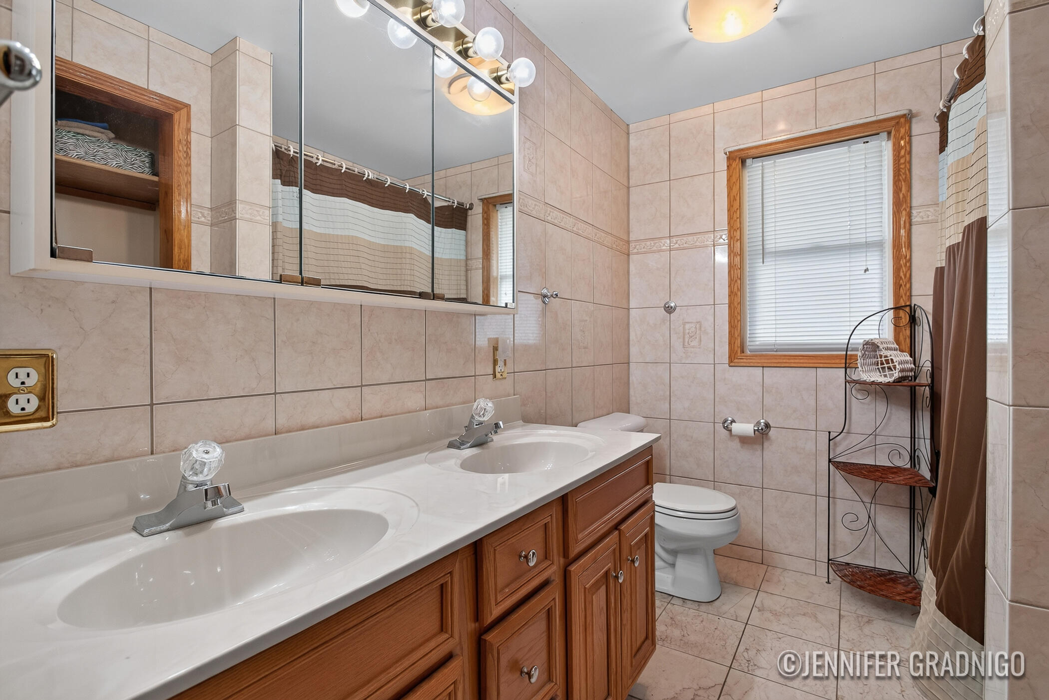 943 Grandridge Court Holland MI 49423