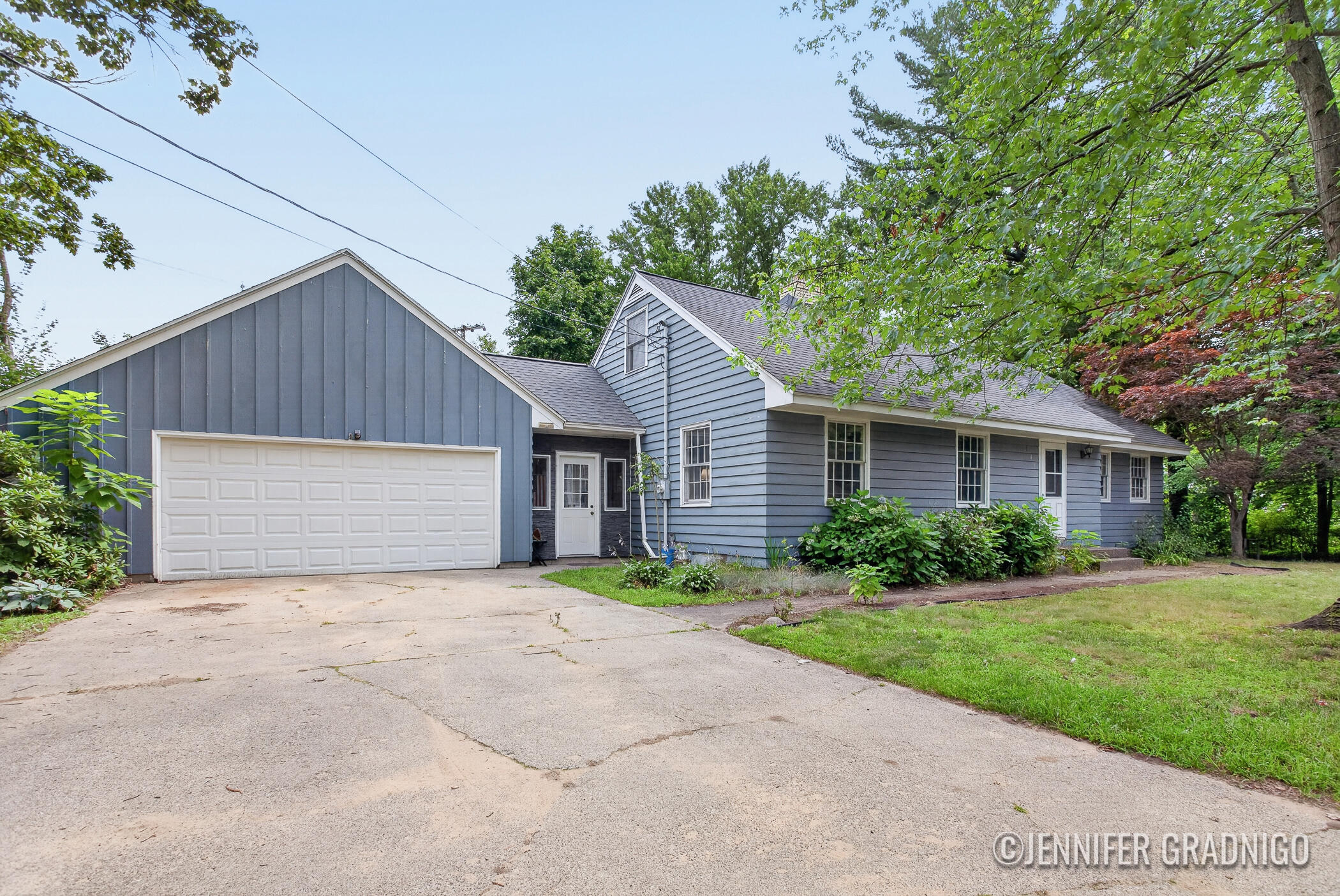 943 Grandridge Court Holland MI 49423