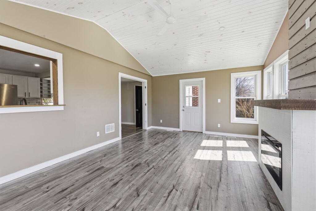 710 S Elm Street Three Oaks MI 49128