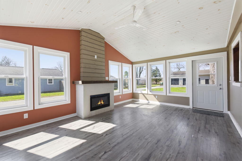 710 S Elm Street Three Oaks MI 49128