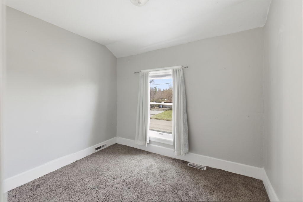 710 S Elm Street Three Oaks MI 49128
