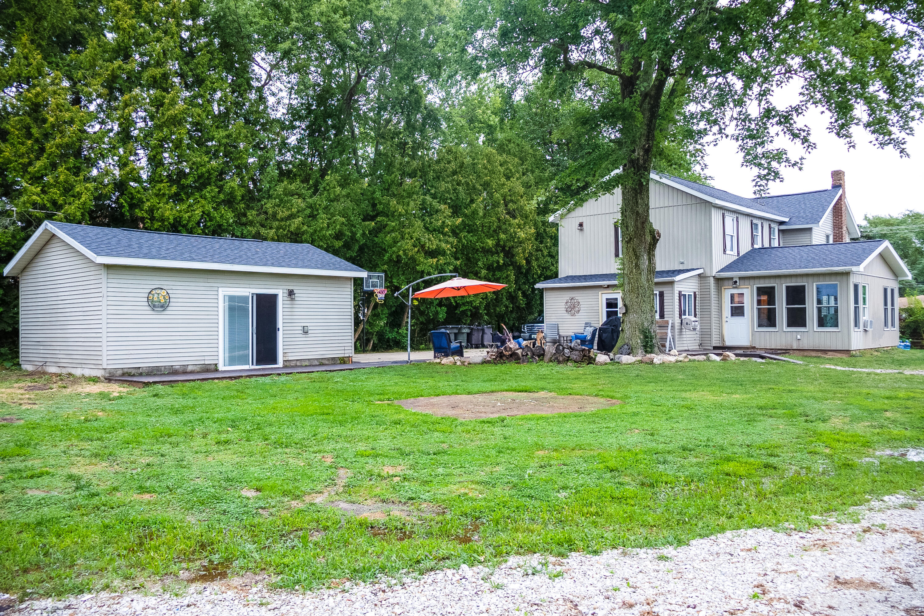 710 S Elm Street Three Oaks MI 49128