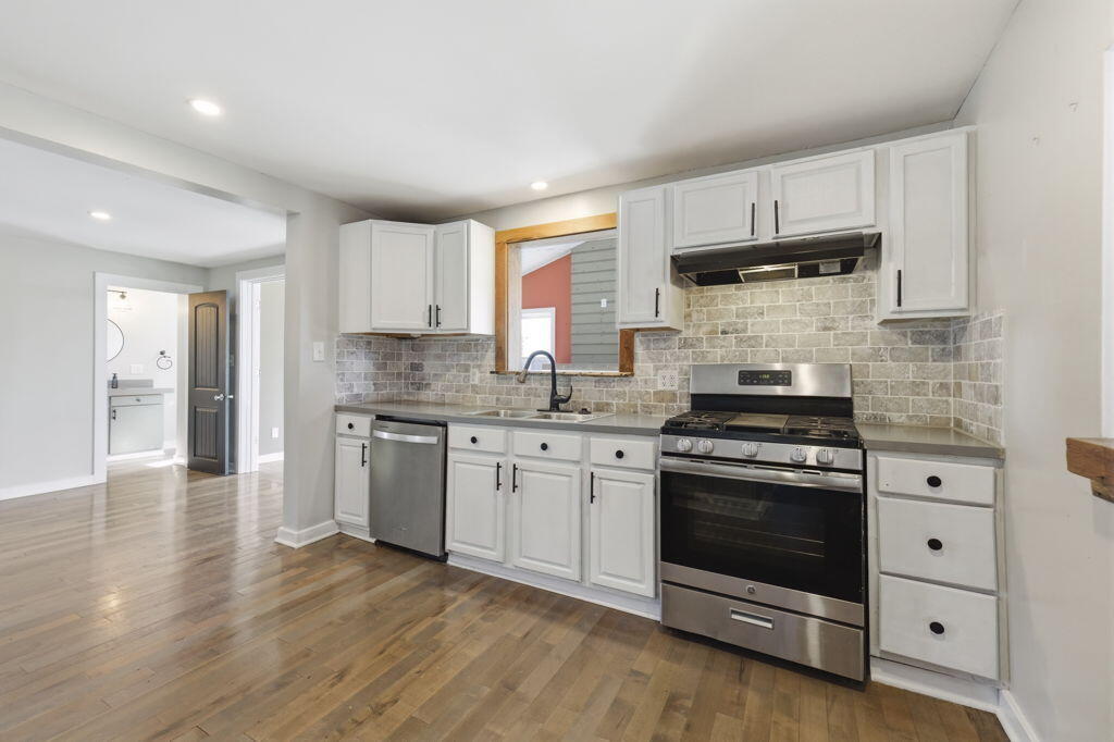 710 S Elm Street Three Oaks MI 49128