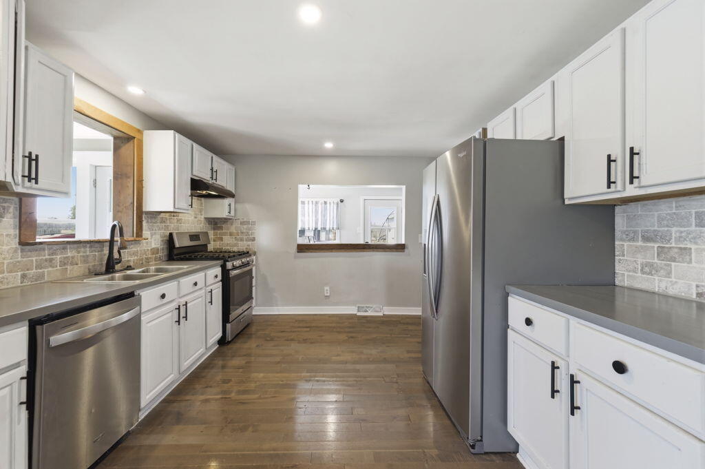 710 S Elm Street Three Oaks MI 49128