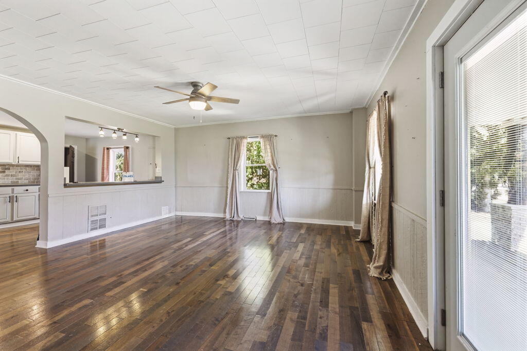 710 S Elm Street Three Oaks MI 49128