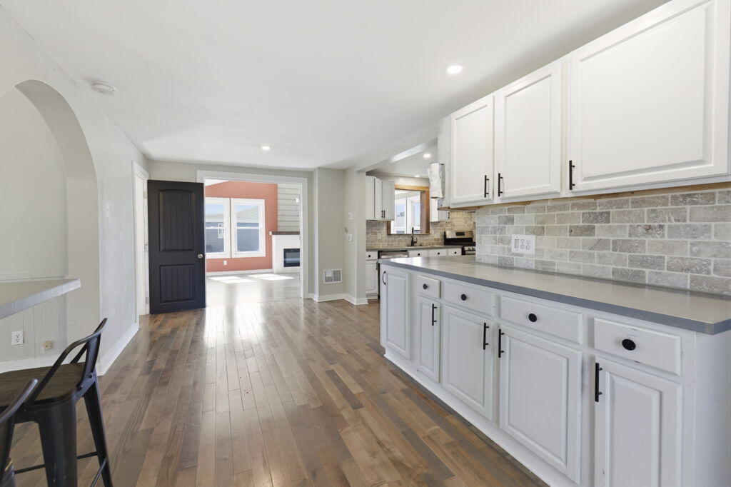 710 S Elm Street Three Oaks MI 49128
