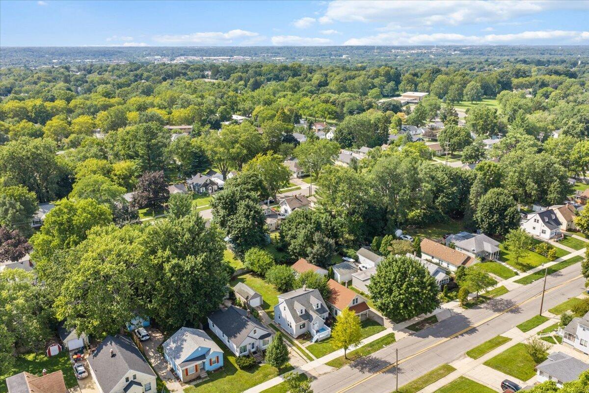 1319 Diamond Avenue NE Grand Rapids MI 49505
