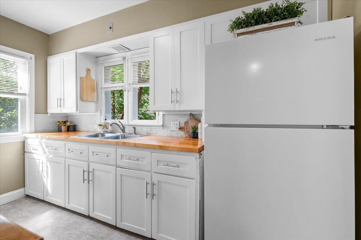 1319 Diamond Avenue NE Grand Rapids MI 49505