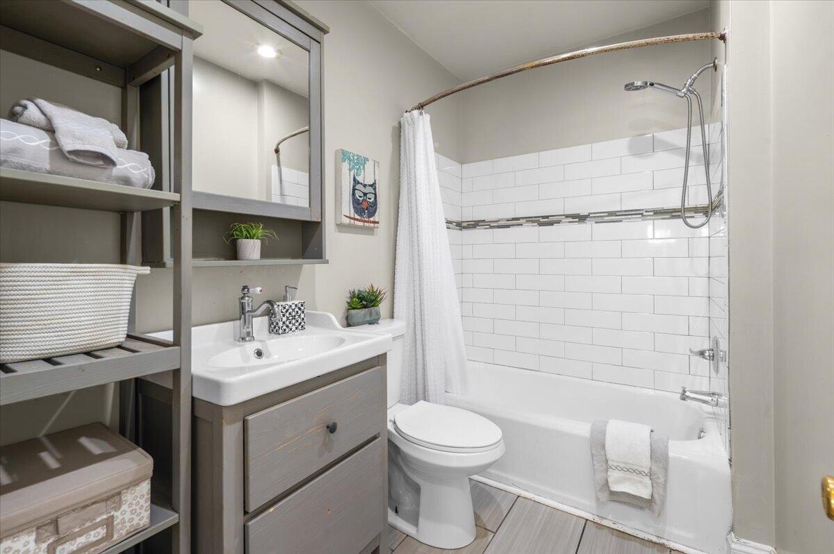 1319 Diamond Avenue NE Grand Rapids MI 49505