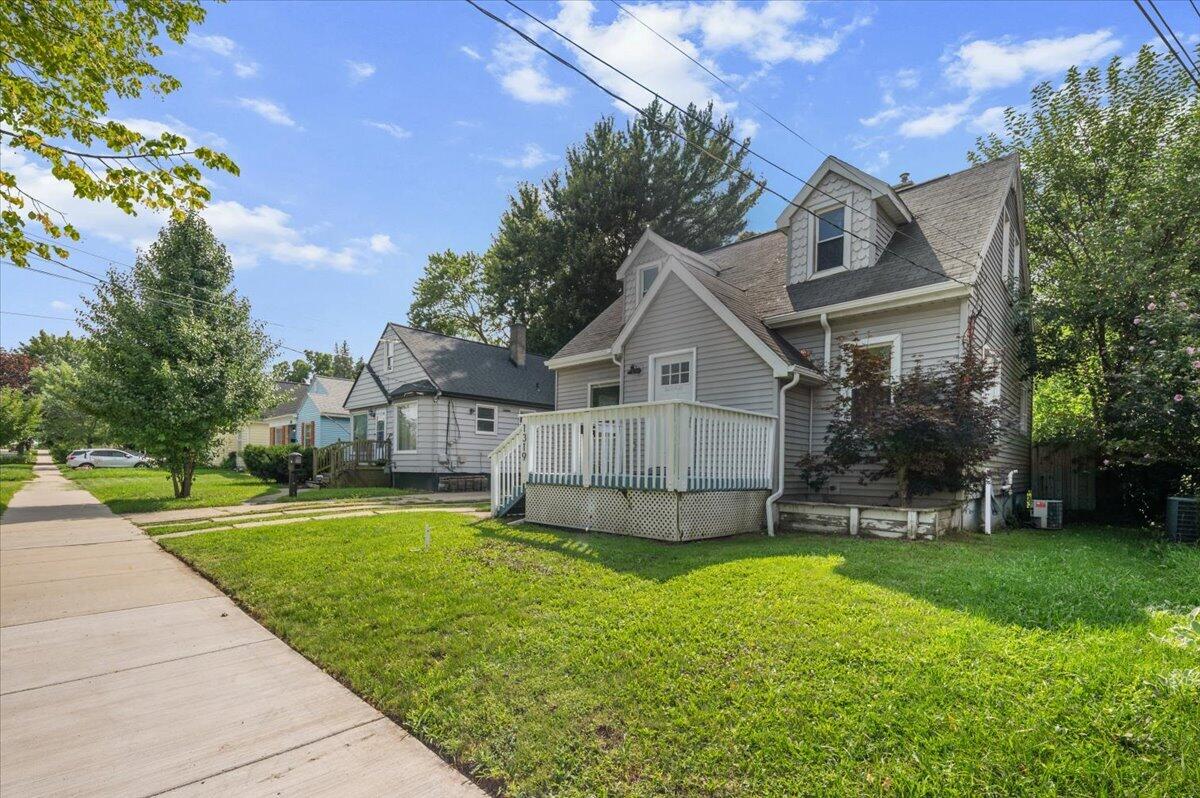 1319 Diamond Avenue NE Grand Rapids MI 49505