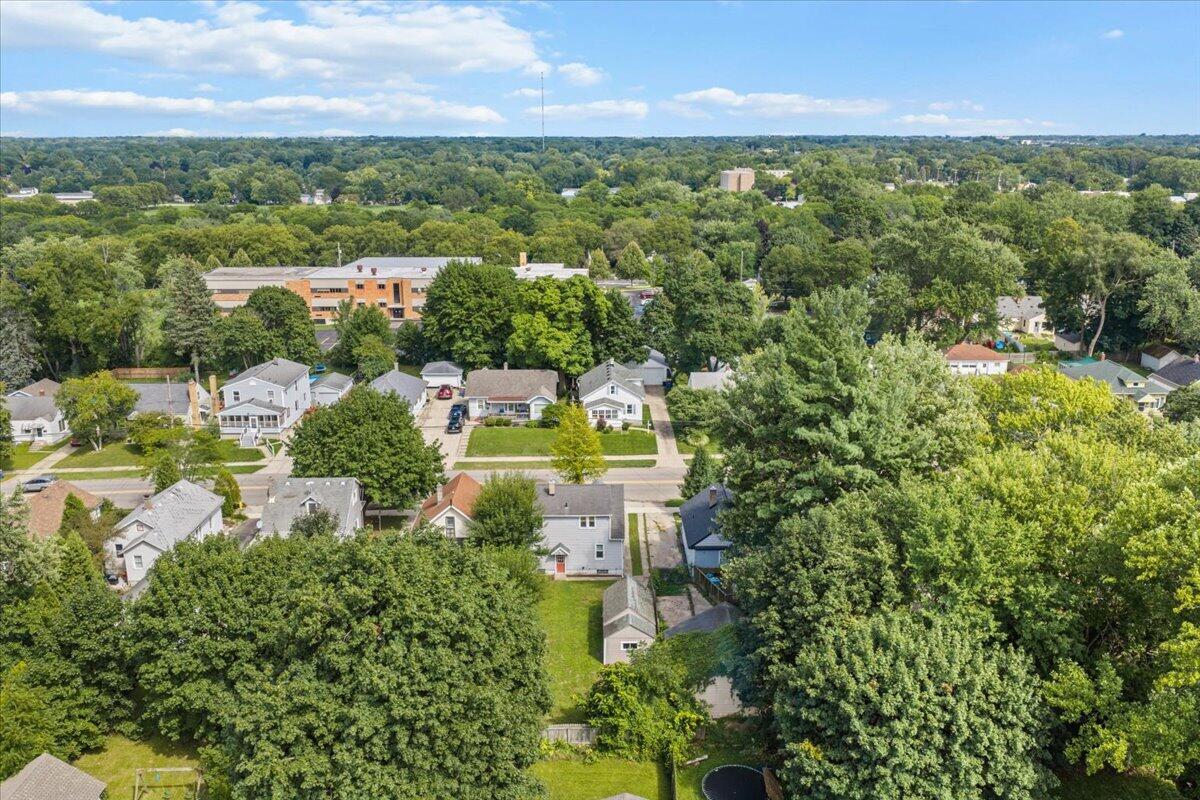 1319 Diamond Avenue NE Grand Rapids MI 49505